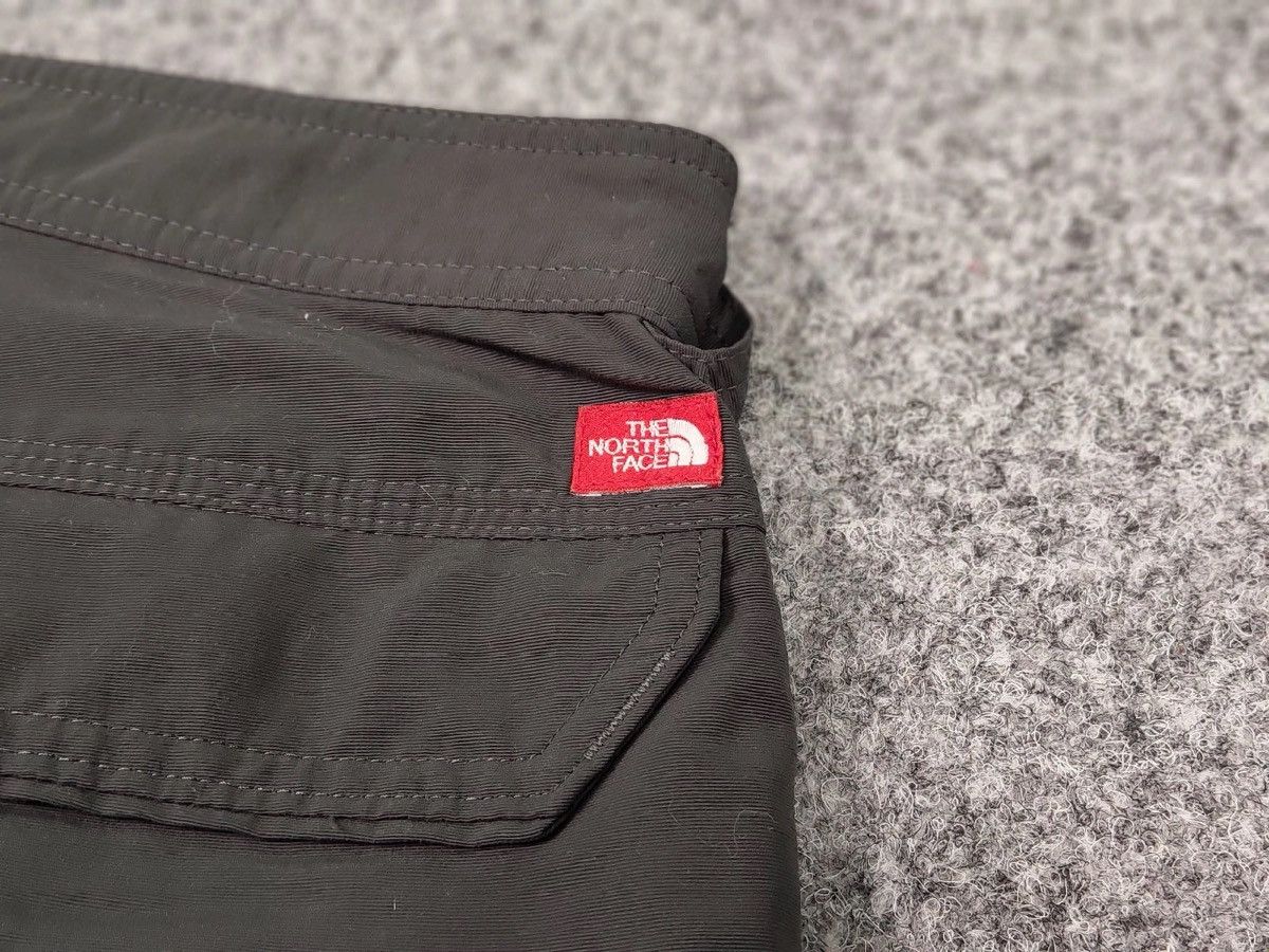 The North Face Vintage The North Face Nylon logo Gray Track Hiking Pants Size US 34 / EU 50 - 16 Thumbnail