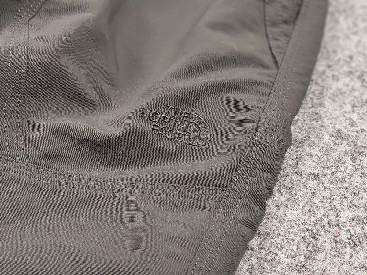 The North Face Vintage The North Face Nylon logo Gray Track Hiking Pants Size US 34 / EU 50 - 11 Thumbnail