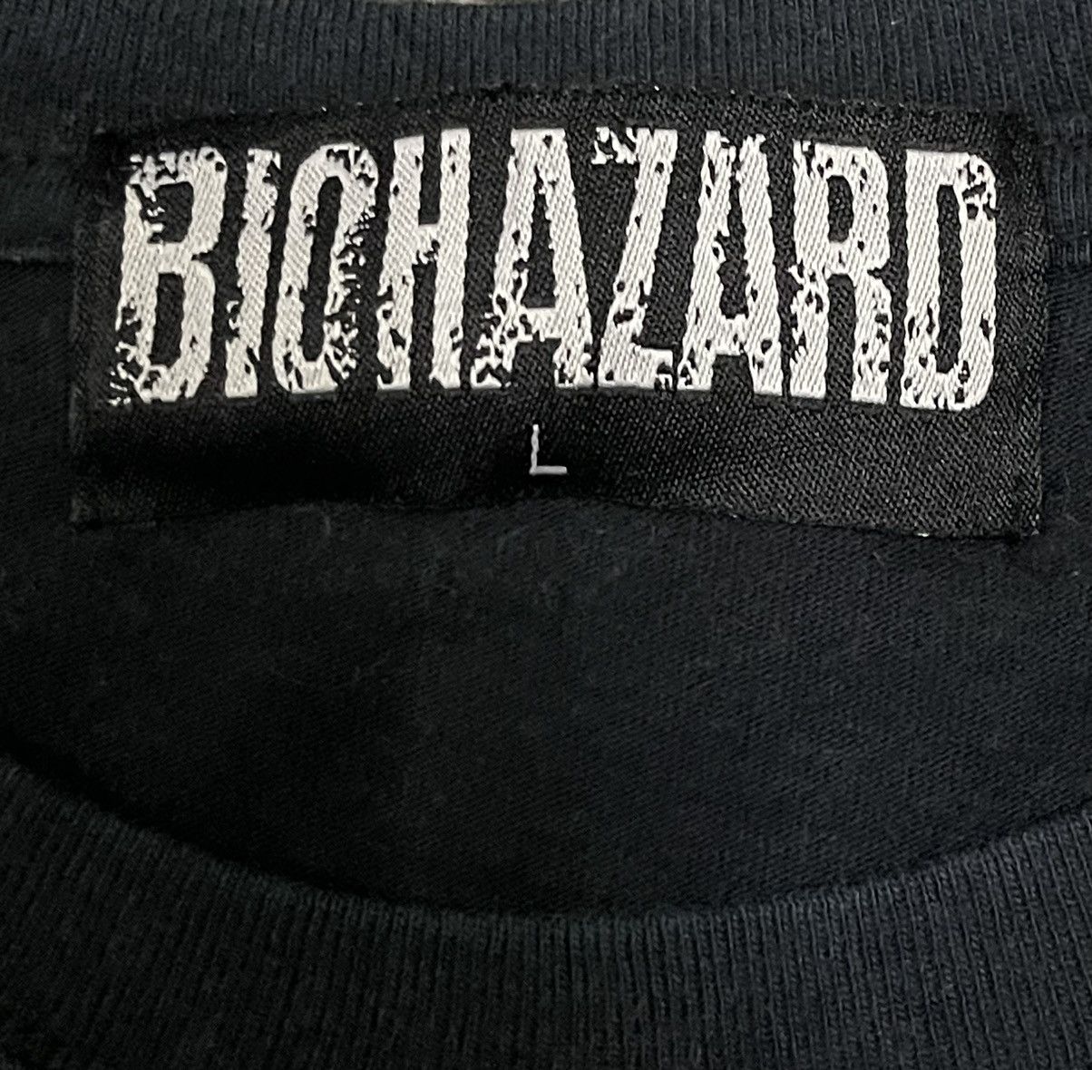 Japanese Brand Vintage Biohazard Umbrella Security Service Tshirt Size US M / EU 48-50 / 2 - 5 Thumbnail