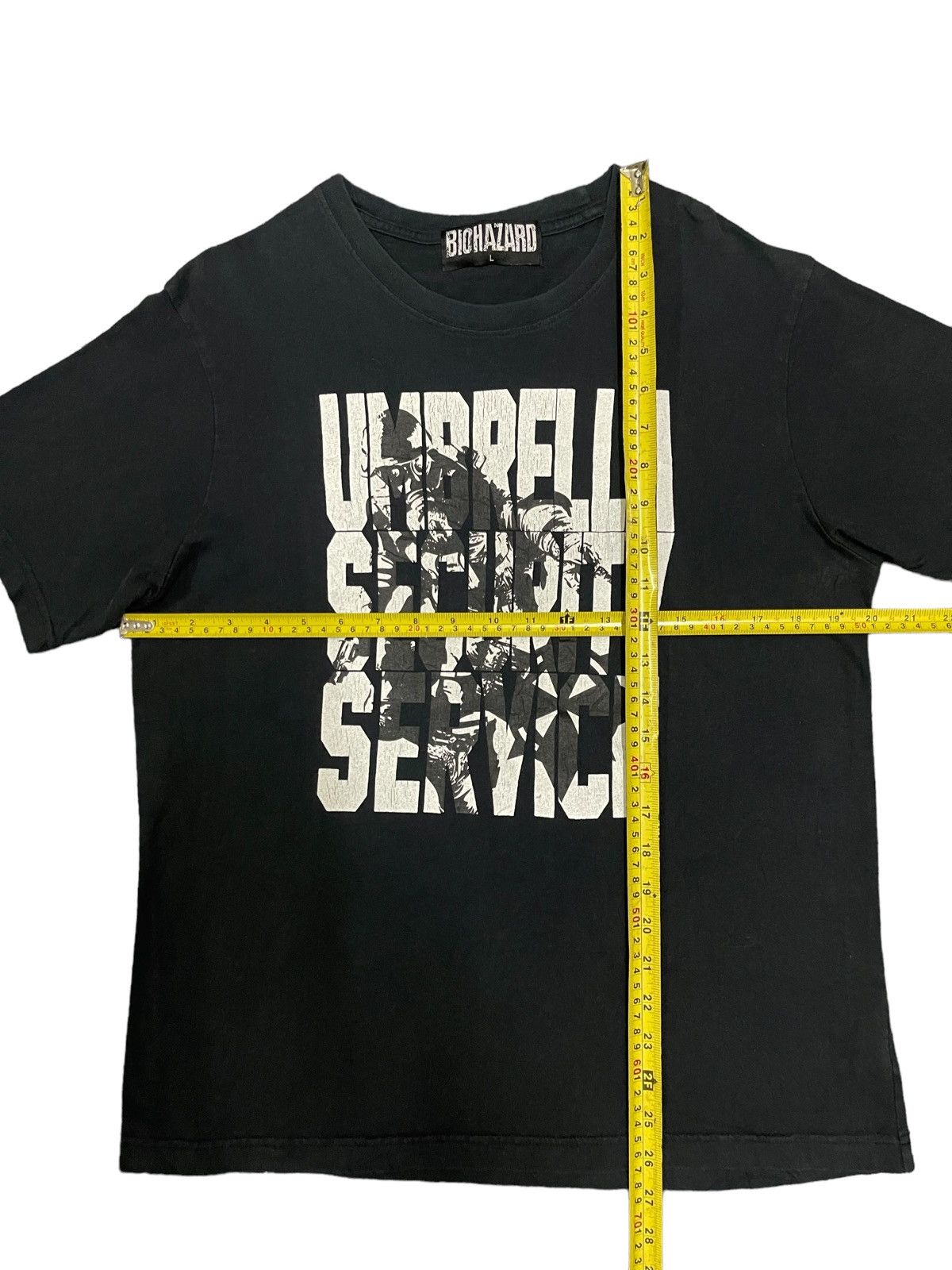 Japanese Brand Vintage Biohazard Umbrella Security Service Tshirt Size US M / EU 48-50 / 2 - 7 Thumbnail