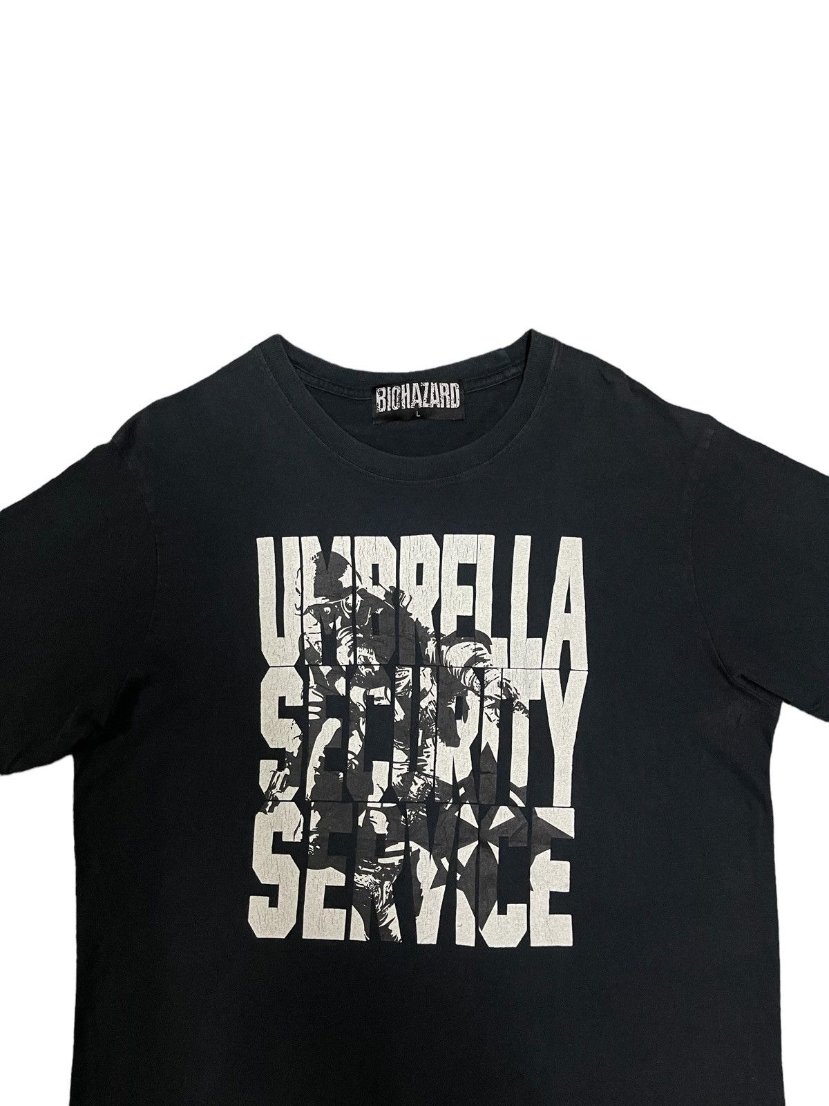 Japanese Brand Vintage Biohazard Umbrella Security Service Tshirt Size US M / EU 48-50 / 2 - 3 Thumbnail