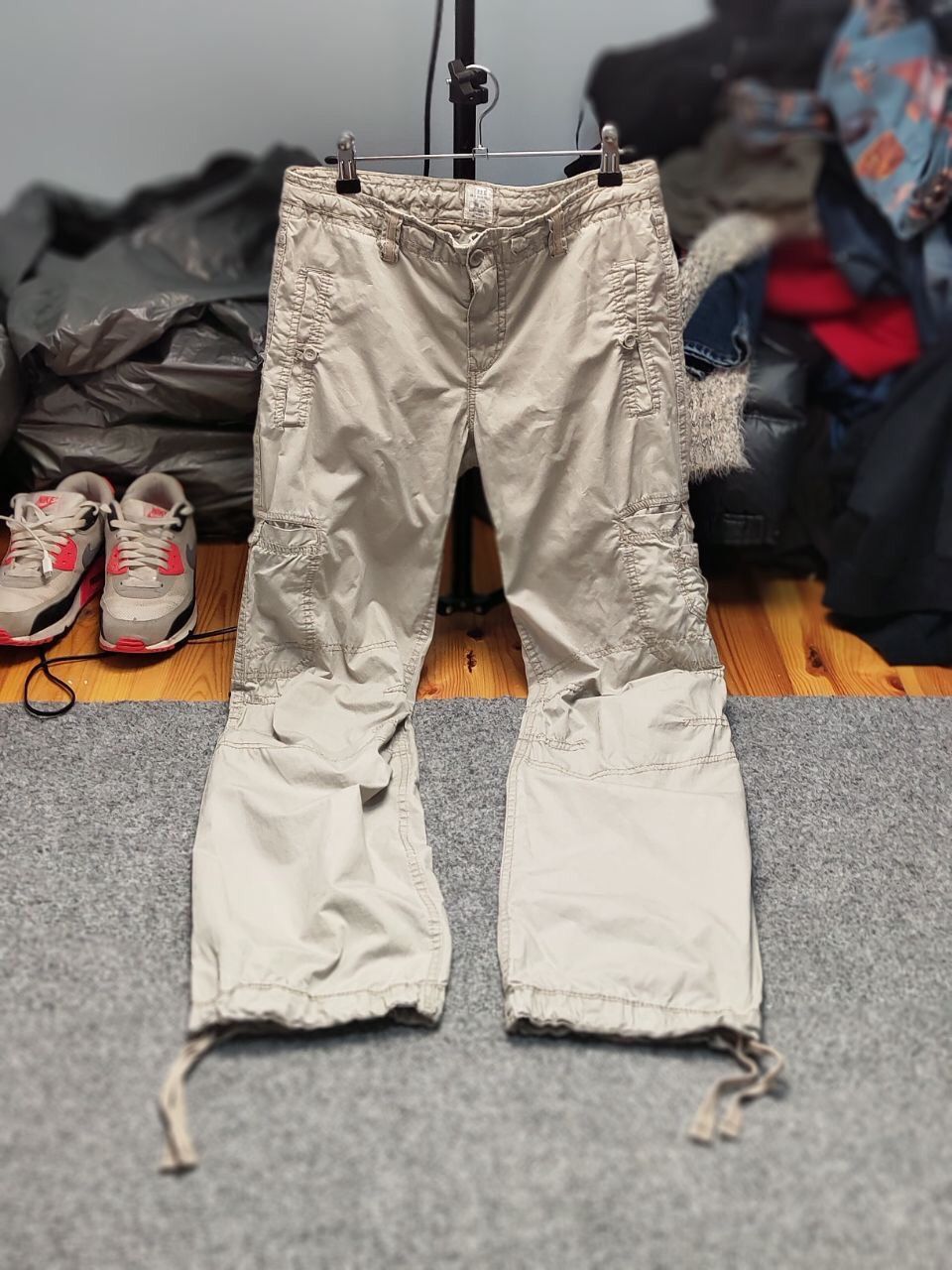 Japanese Brand Vintage 90's Cargo Bondage Beige Pants in Japanese style Size US 31 - 20 Thumbnail