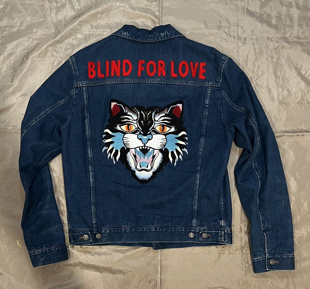 Gucci Gucci Men's Blue 'blind For Love' Denim Jacket size 52 Size US L / EU 52-54 / 3 - 1 Thumbnail