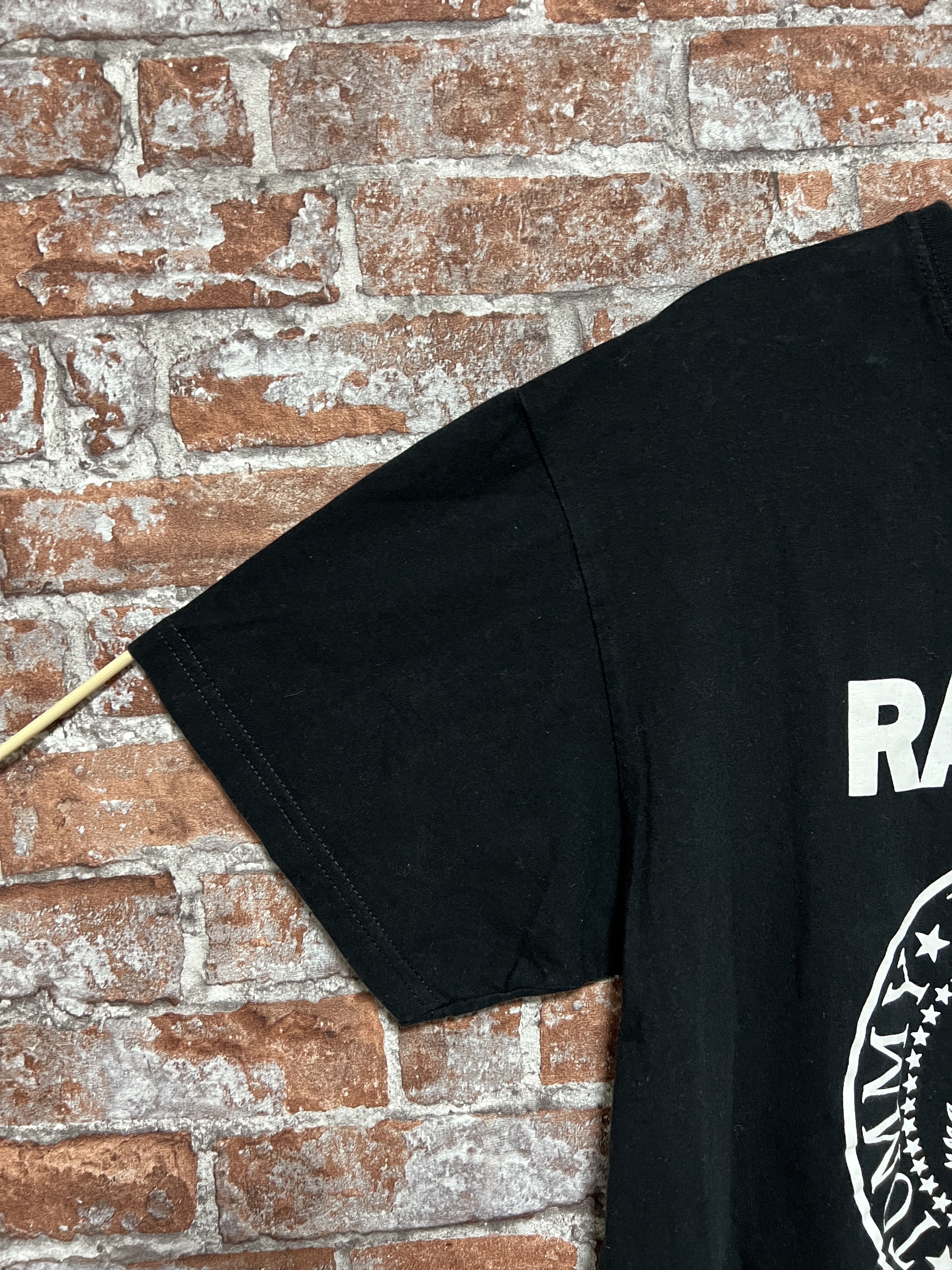 Band Tees Ramones 00s Vintage band tee Size US M / EU 48-50 / 2 - 4 Thumbnail