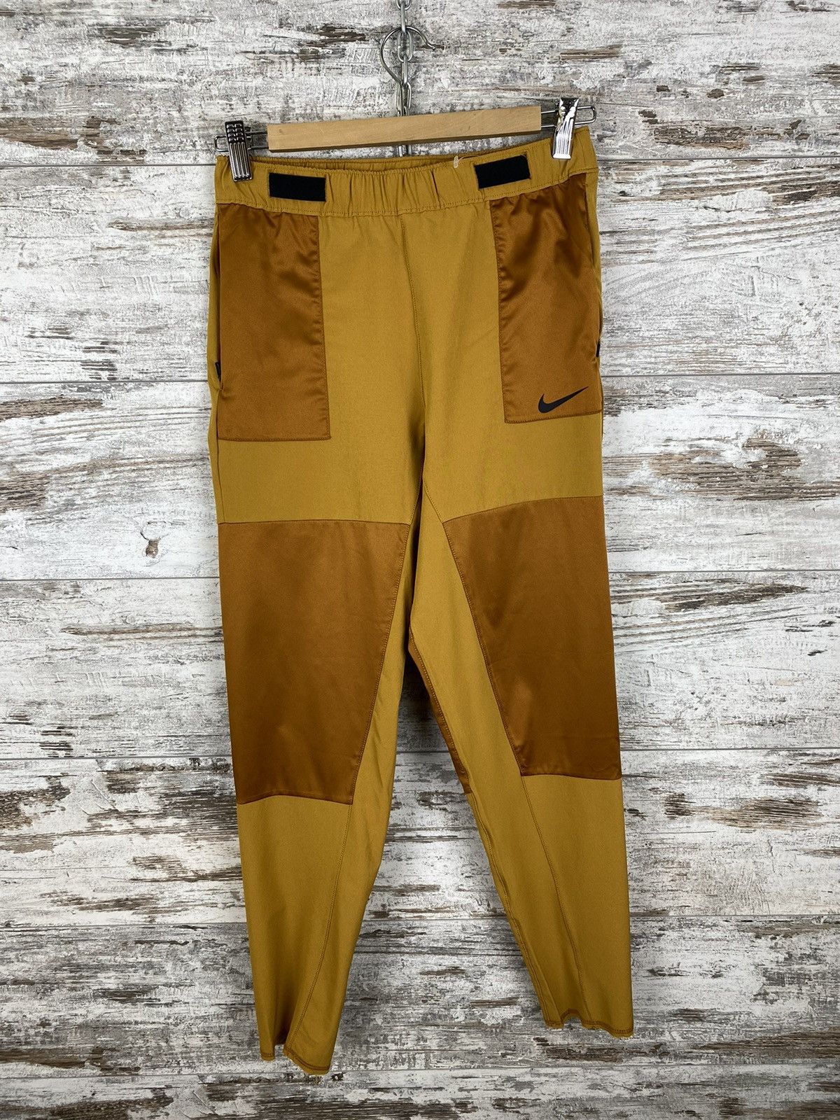 Nike Women’s Nike swoosh pants sweatpants y2k streetwear swoosh Size 26" / US 2 / IT 38 - 1 Thumbnail