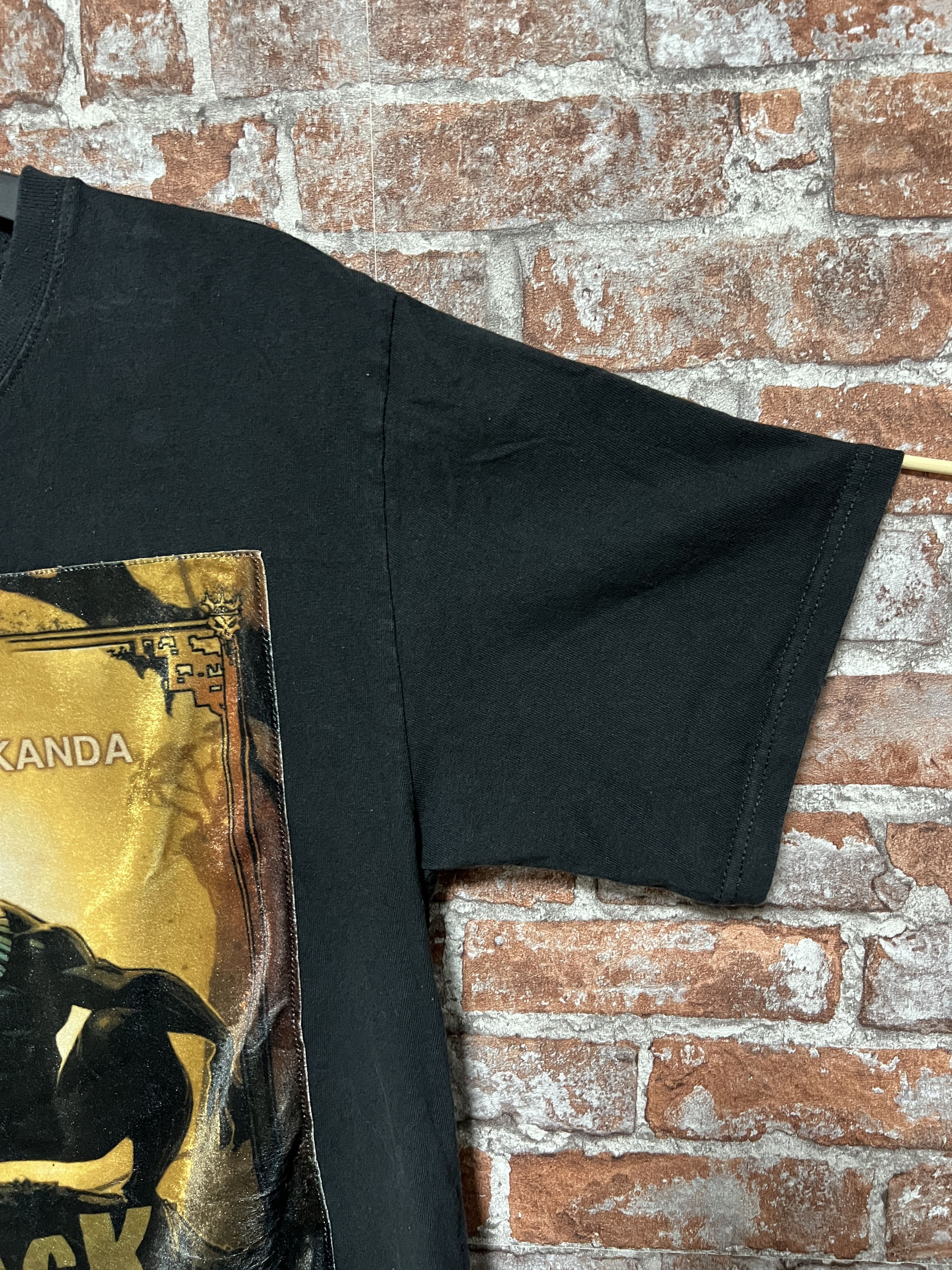 Vintage Vintage 2000s Black Panther Marvel Wakanda Movie T-shirt Size US M / EU 48-50 / 2 - 5 Thumbnail