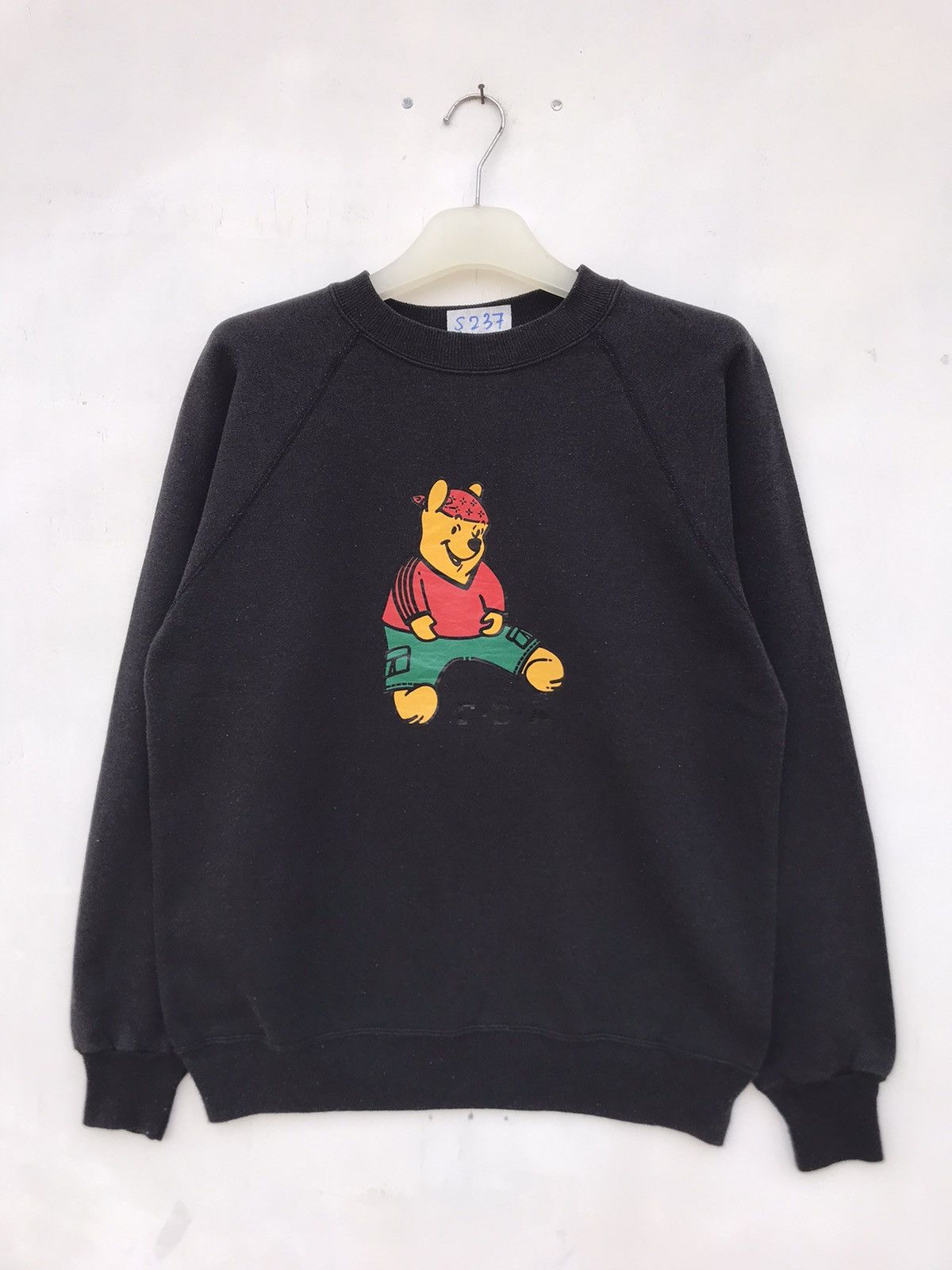 Disney VINTAGE DISNEY WINNIE THE POOH FDA SWEATSHIRT Size US M / EU 48-50 / 2 - 1 Thumbnail
