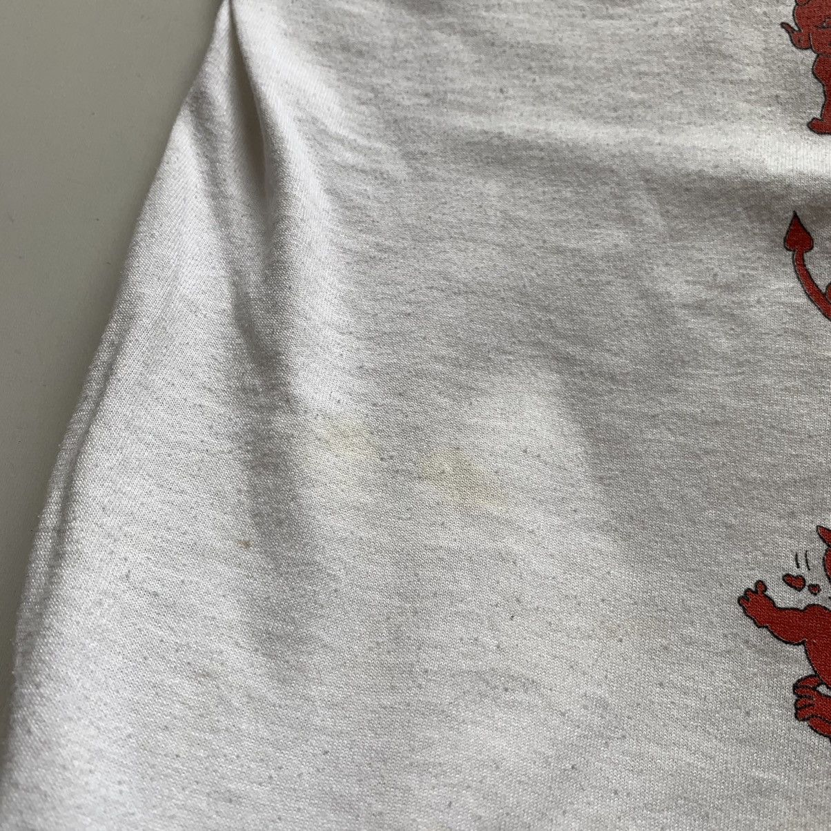 Vintage Vintage 90s Devil Sex Funny Graphic Fashion Victim T Shirt Size US L / EU 52-54 / 3 - 4 Thumbnail