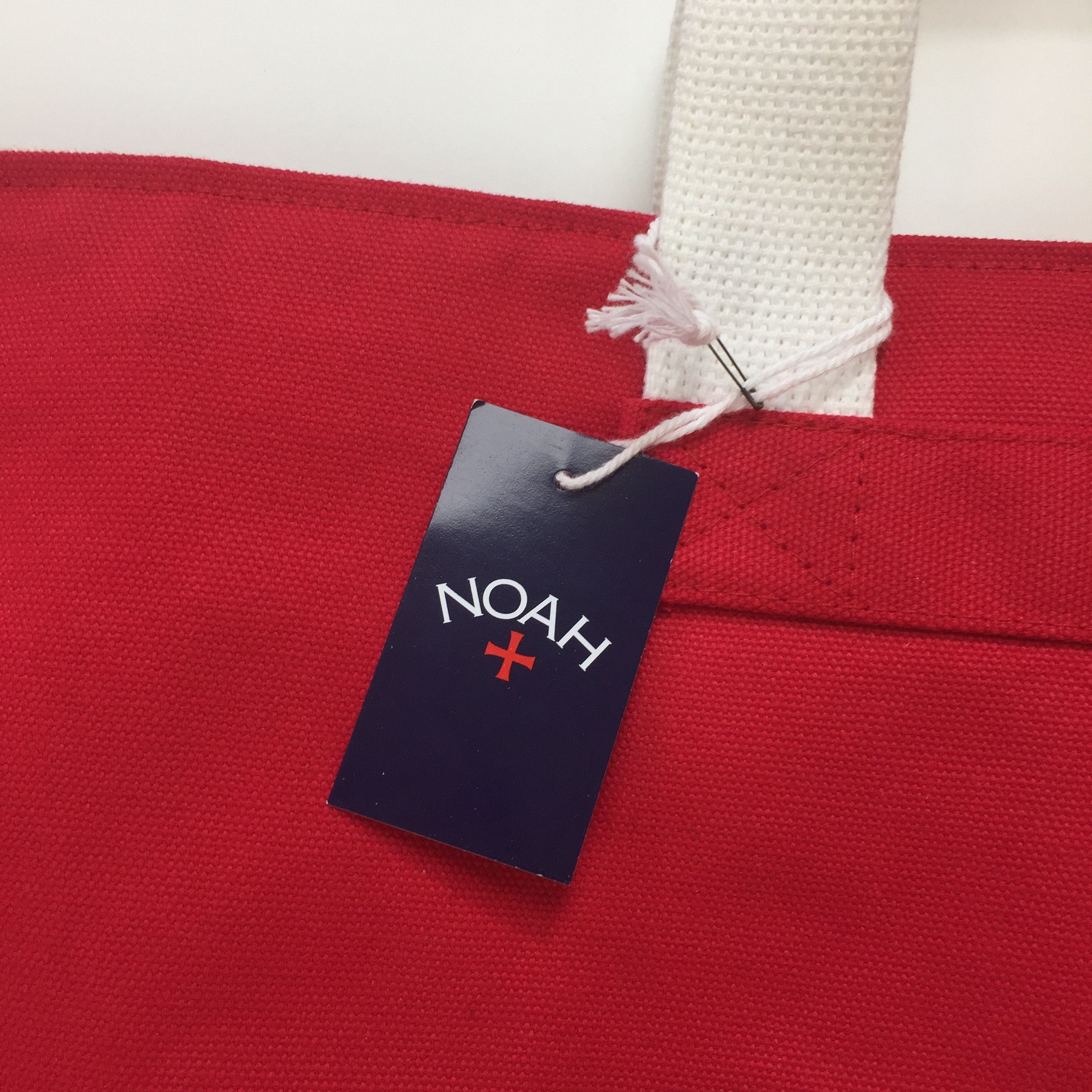 Noah Red Logo Canvas Holdall Bag DS