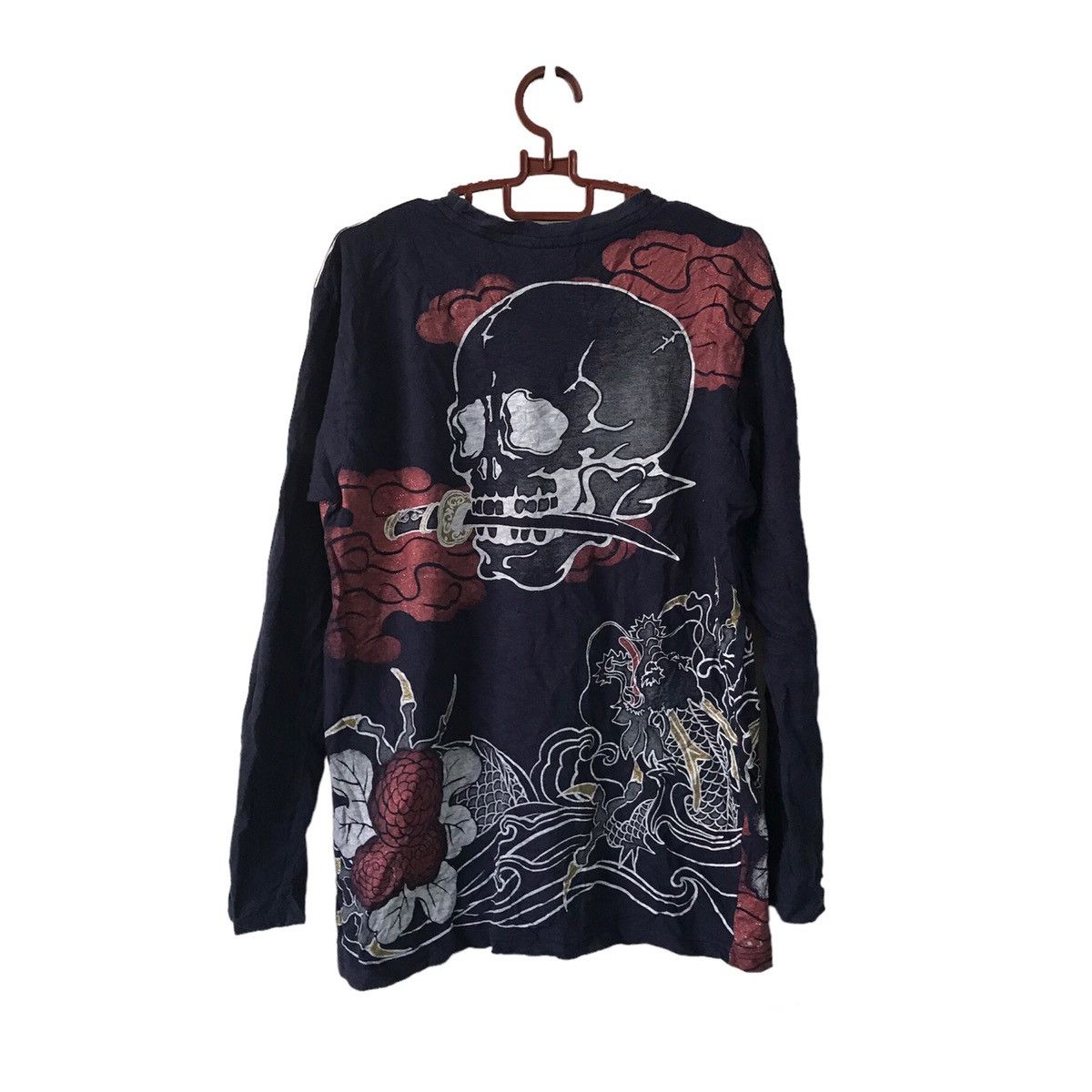image of Art Comes First Out Reef Skull & Dragon Printed Long Sleeve Sweatshirt/shirt, Men's (Size Medium)