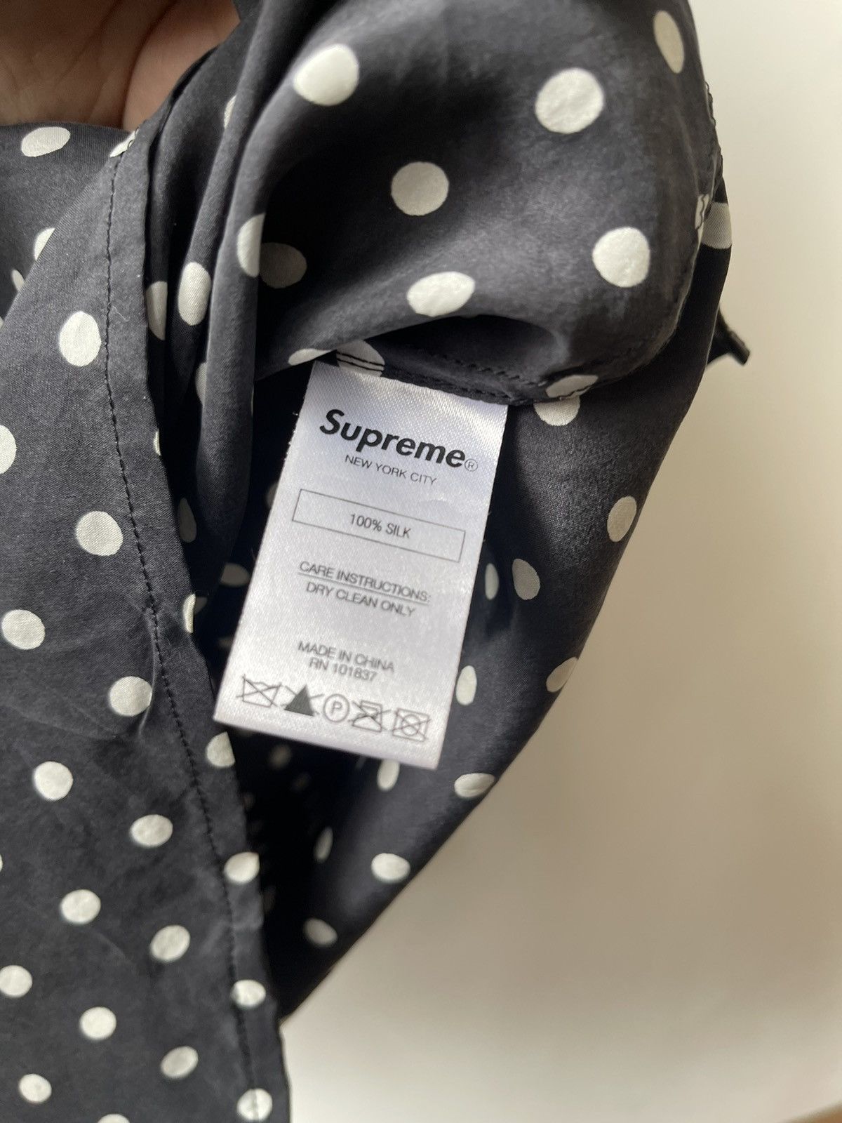 Supreme Supreme Silk Button Up Polka Dot Size US L / EU 52-54 / 3 - 5 Thumbnail