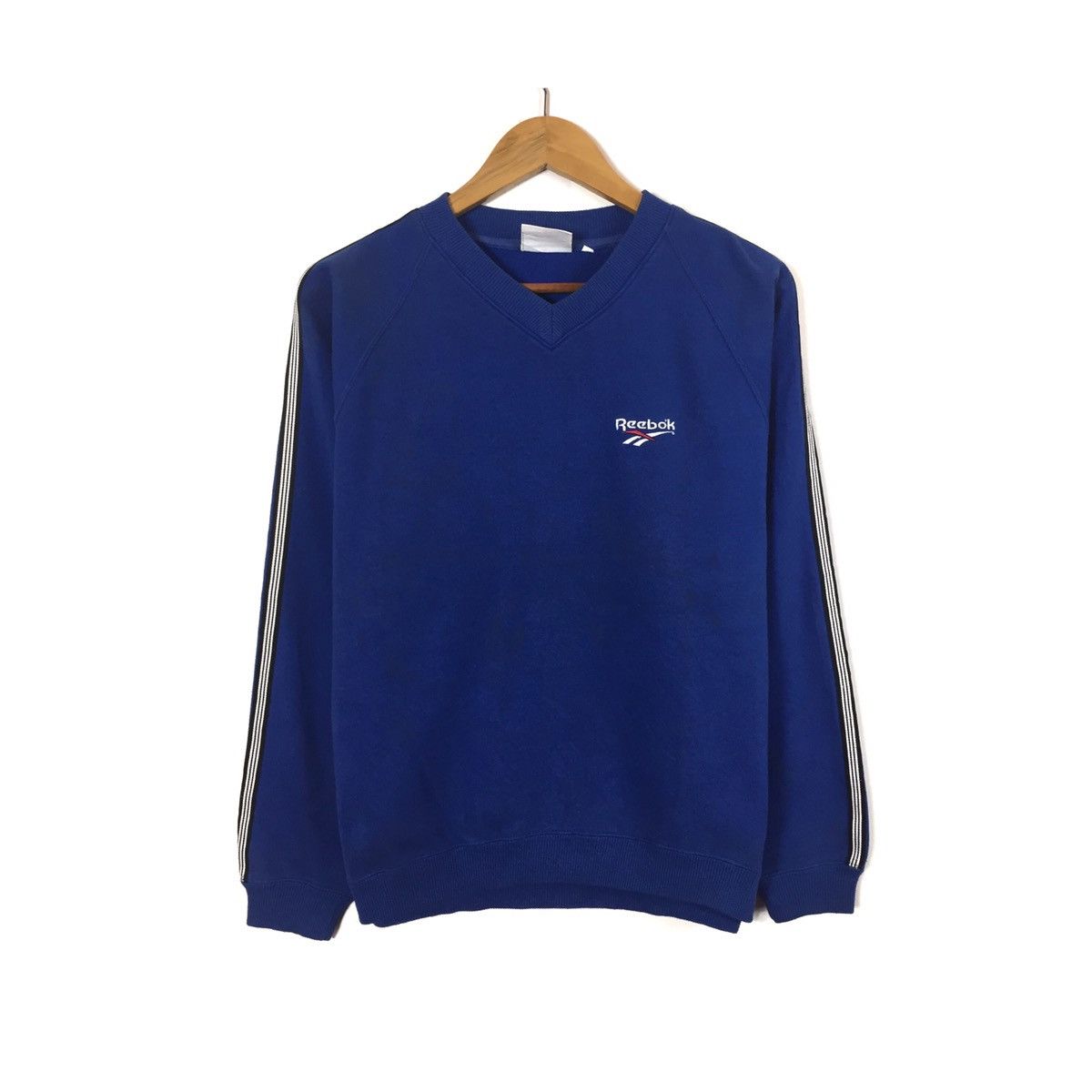 Reebok × Vintage Vintage Reebok Sweatshirt CrewNeck Embroidery Reebok Size US M / EU 48-50 / 2 - 2 Thumbnail