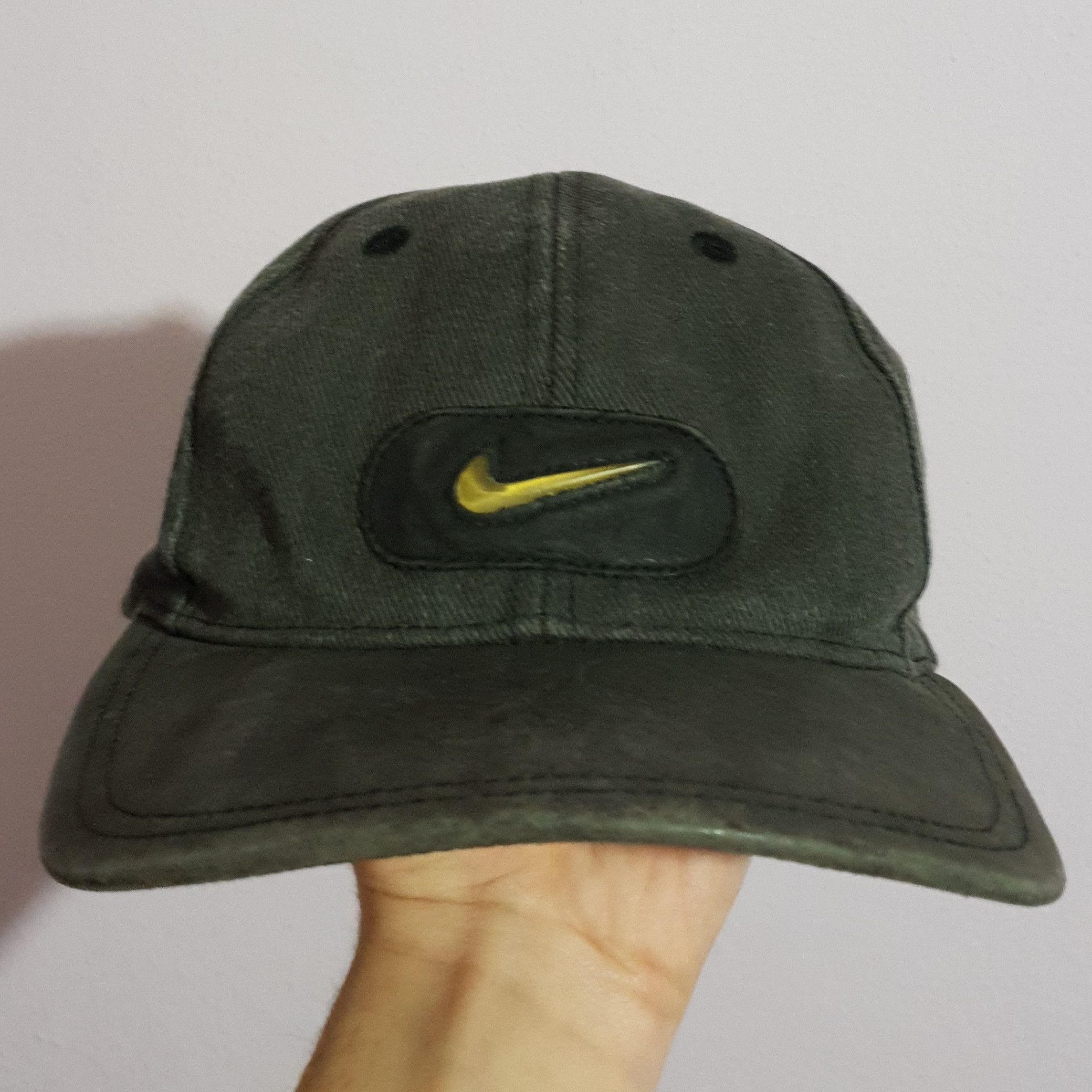 Nike Rare Nike Vintage Hat Size ONE SIZE - 1 Thumbnail