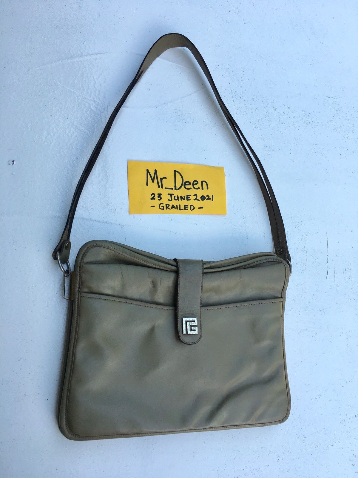 Pierre Balmain Vintage Pierre Balmain Leather Shoulder Bag Size ONE SIZE - 2 Thumbnail