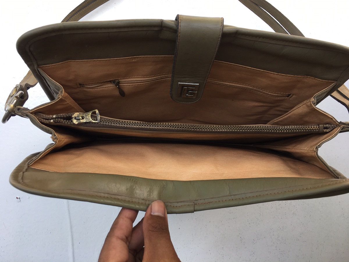 Pierre Balmain Vintage Pierre Balmain Leather Shoulder Bag Size ONE SIZE - 11 Thumbnail