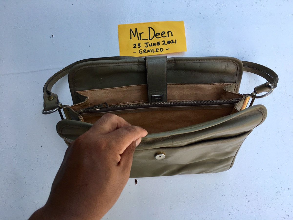 Pierre Balmain Vintage Pierre Balmain Leather Shoulder Bag Size ONE SIZE - 7 Thumbnail