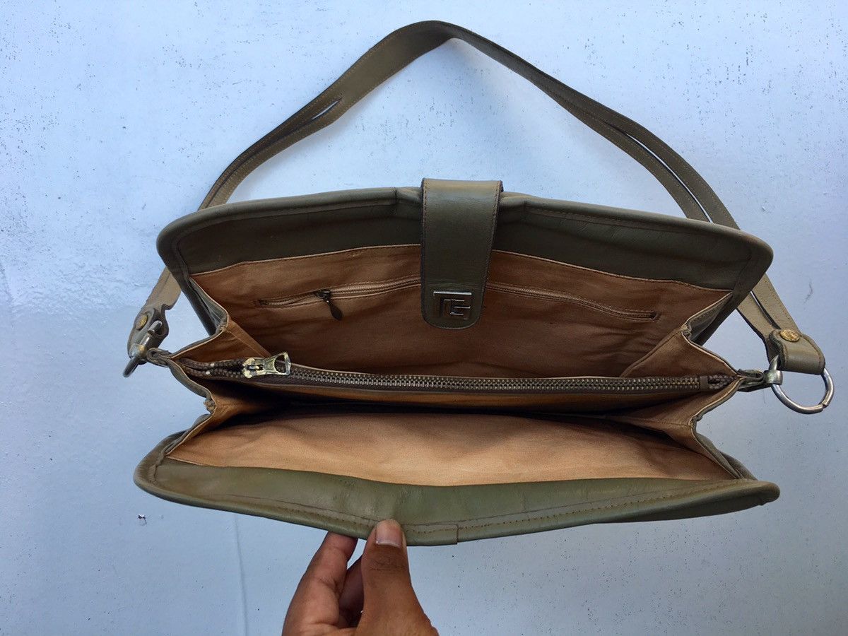 Pierre Balmain Vintage Pierre Balmain Leather Shoulder Bag Size ONE SIZE - 10 Thumbnail