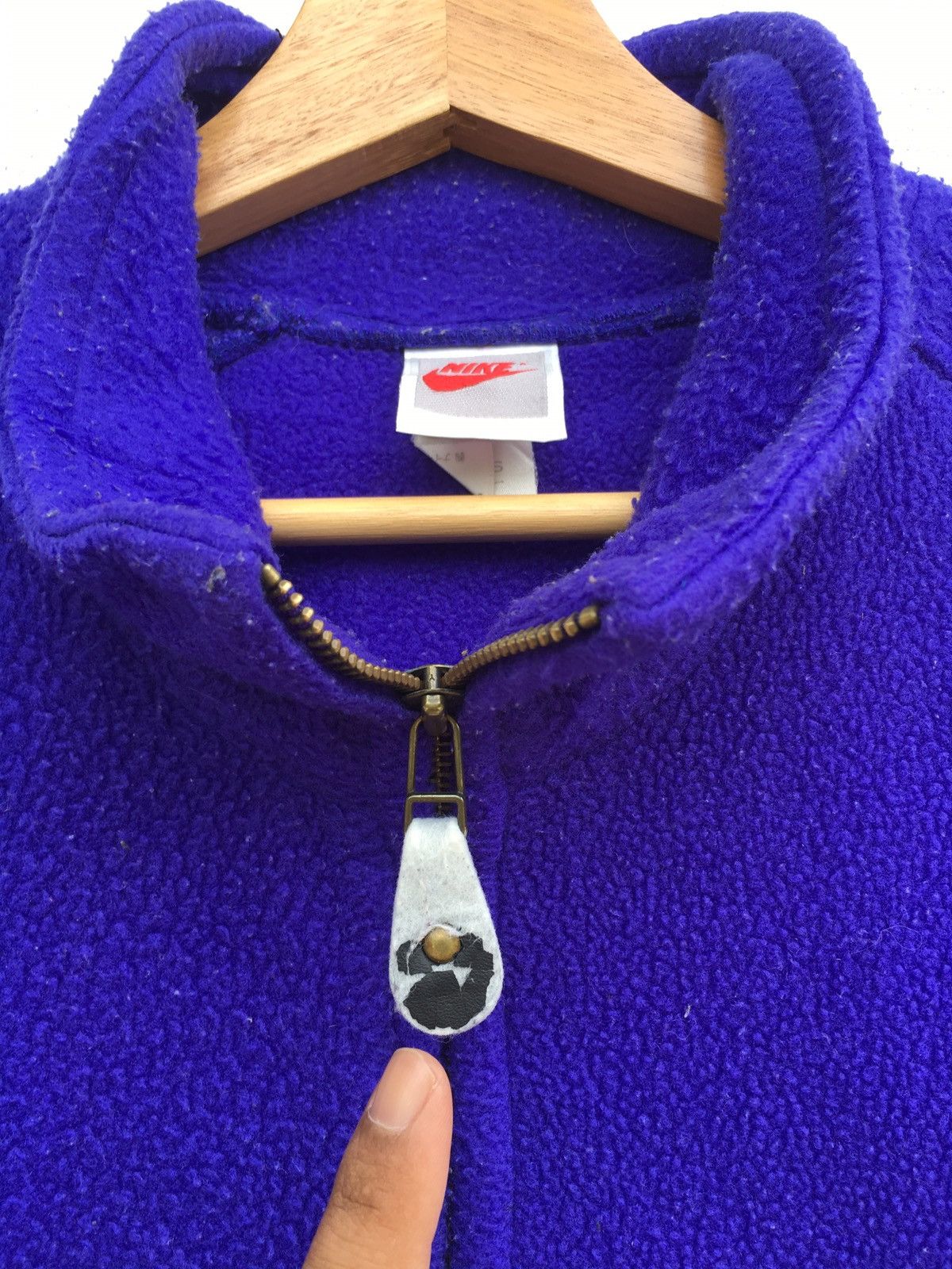 Nike Vintage Nike Swoosh Logo Fleece Sweater Size US L / EU 52-54 / 3 - 9 Thumbnail