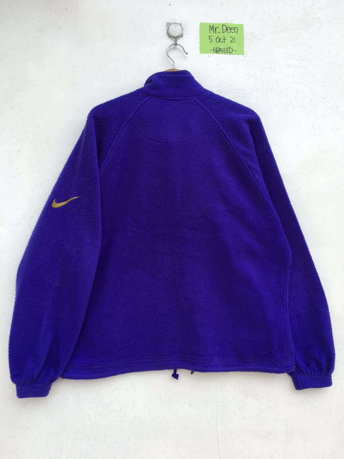 Nike Vintage Nike Swoosh Logo Fleece Sweater Size US L / EU 52-54 / 3 - 10 Thumbnail