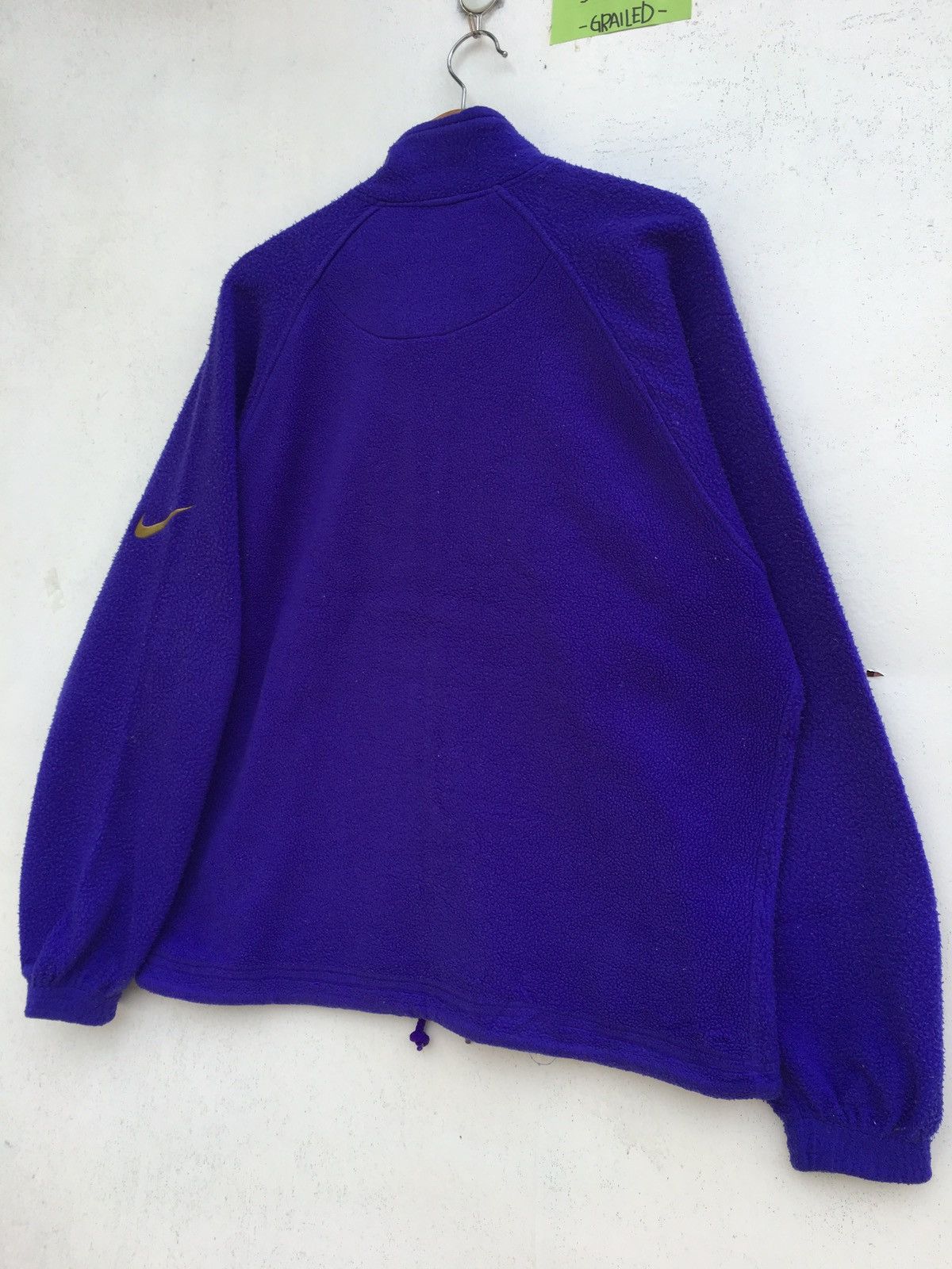 Nike Vintage Nike Swoosh Logo Fleece Sweater Size US L / EU 52-54 / 3 - 12 Thumbnail
