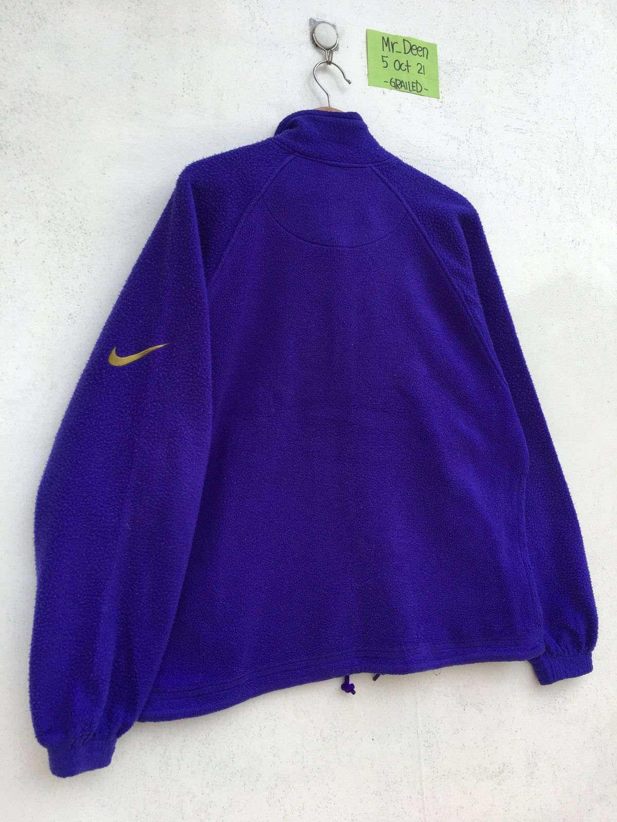 Nike Vintage Nike Swoosh Logo Fleece Sweater Size US L / EU 52-54 / 3 - 11 Thumbnail