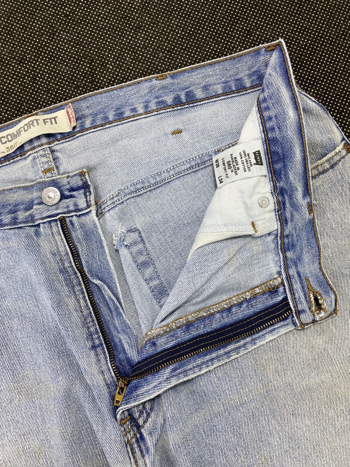 Levi's VINTAGE LEVI'S 560 LIGHT BLUE WASH JEANS -J511 Size US 39 - 5 Thumbnail