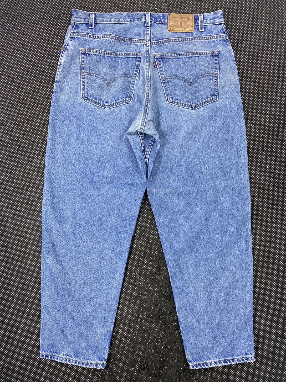 Jean VINTAGE LEVIS 560 TAPERED LEG BLUE WASH JEANS -J514 Size US 37 - 3 Thumbnail