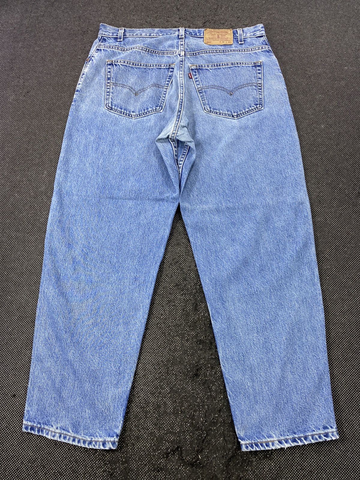 Jean VINTAGE LEVIS 560 TAPERED LEG BLUE WASH JEANS -J514 Size US 37 - 4 Thumbnail