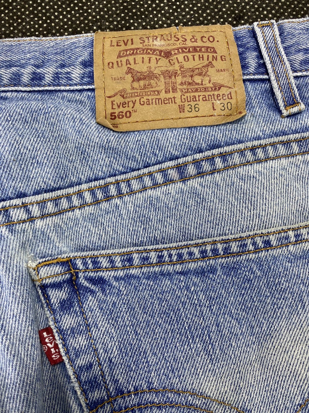 Jean VINTAGE LEVIS 560 TAPERED LEG BLUE WASH JEANS -J515 Size US 37 - 11 Thumbnail