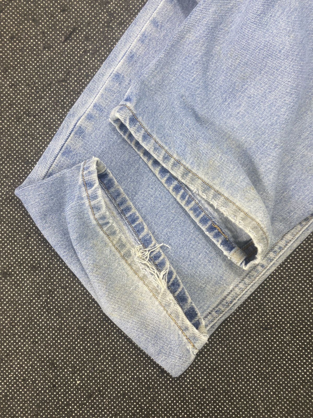 Levi's VINTAGE LEVIS 560 BLUE WASH JEANS -J517 Size US 39 - 9 Thumbnail