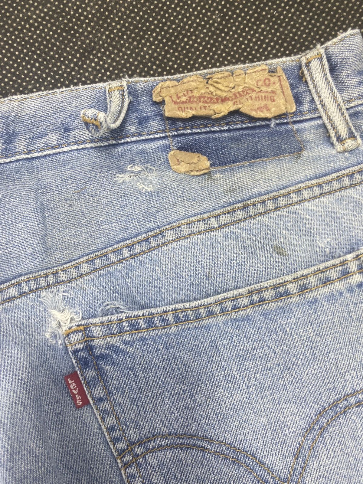 Levi's VINTAGE LEVIS 560 BLUE WASH JEANS -J517 Size US 39 - 10 Thumbnail