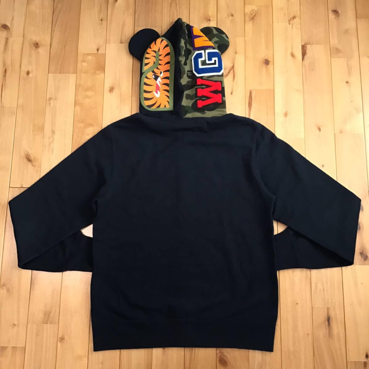 Bape × Medicom Toy BAPE × medicom toy BE@R Shark full zip hoodie APE BAPE camo Size US XL / EU 56 / 4 - 2 Thumbnail