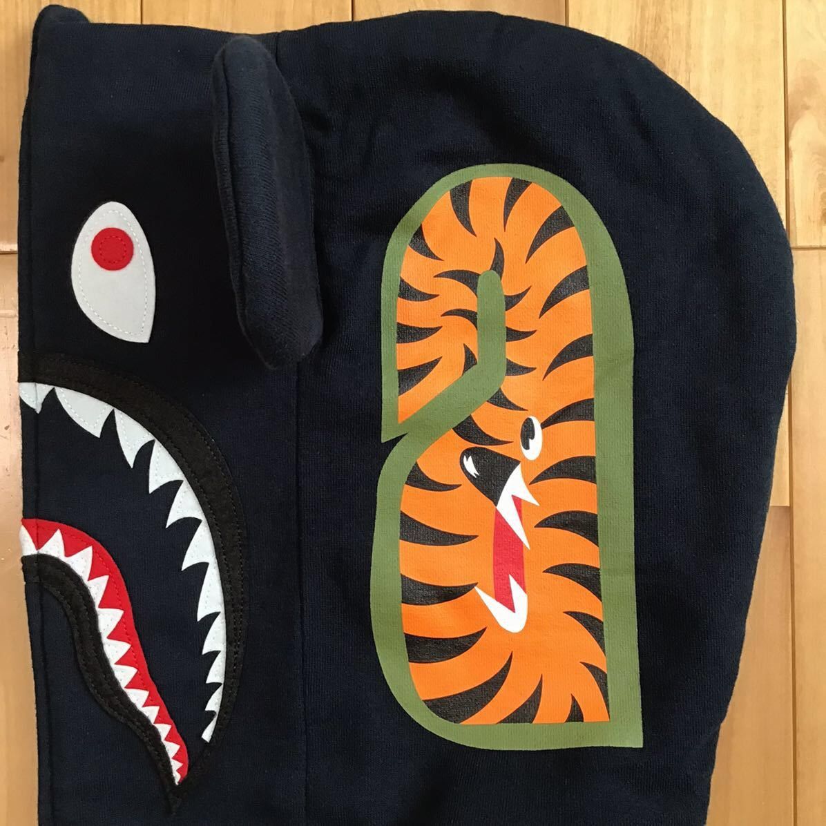 Bape × Medicom Toy BAPE × medicom toy BE@R Shark full zip hoodie APE BAPE camo Size US XL / EU 56 / 4 - 5 Thumbnail