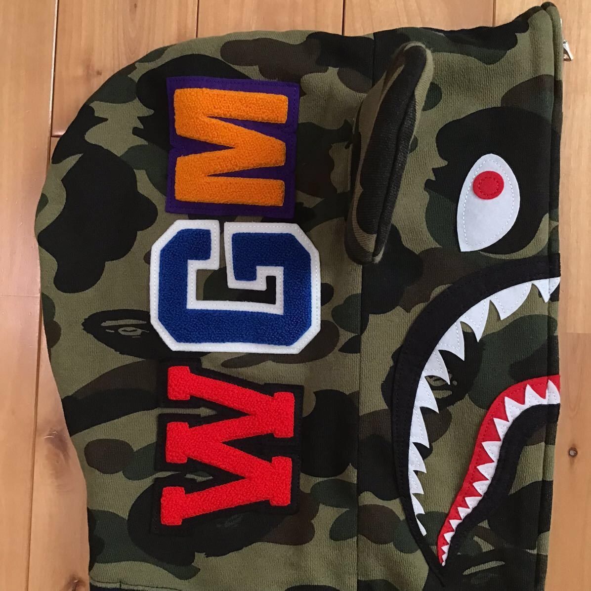 Bape × Medicom Toy BAPE × medicom toy BE@R Shark full zip hoodie APE BAPE camo Size US XL / EU 56 / 4 - 4 Thumbnail