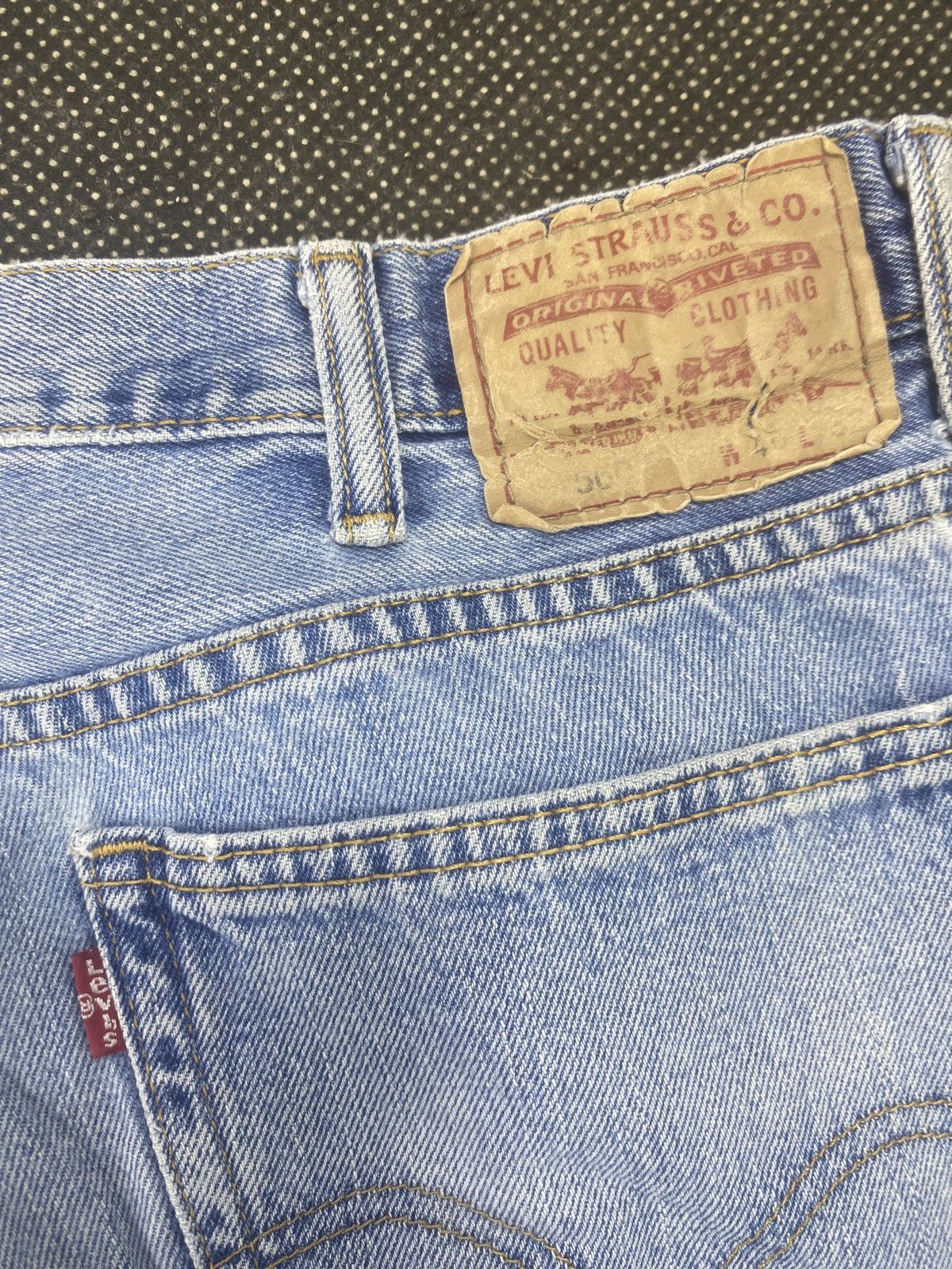 Levi's VINTAGE LEVIS 560 BLUE WASH JEANS -J518 Size US 41 - 10 Thumbnail