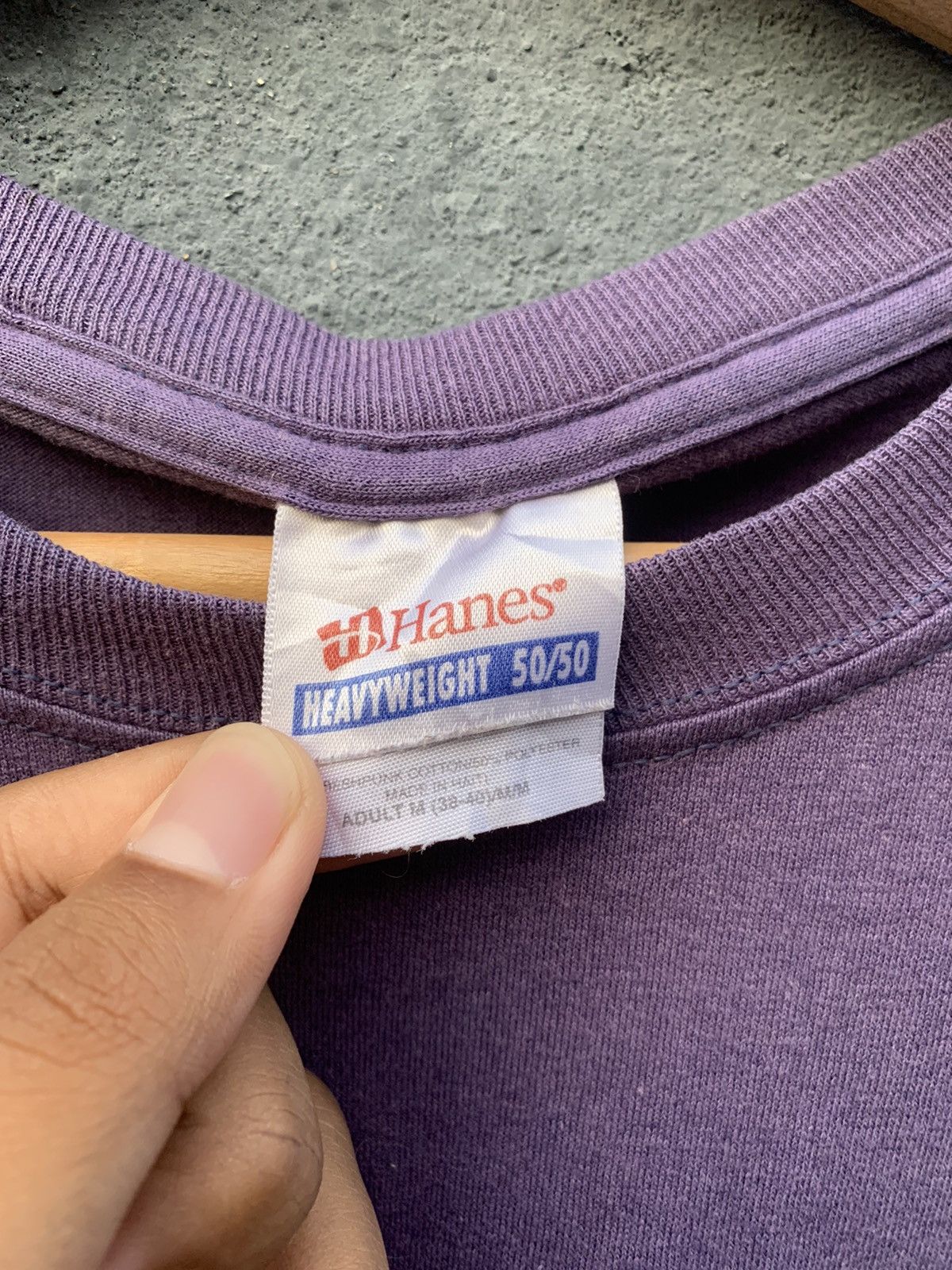 Vintage Vintage Beautiful Faded BABY PURPLE Hanes T-Shirt Size US L / EU 52-54 / 3 - 5 Thumbnail