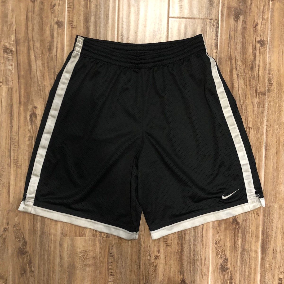 Pre-owned Nike X Vintage Y2k Nike Swoosh Shorts - Medium In Black