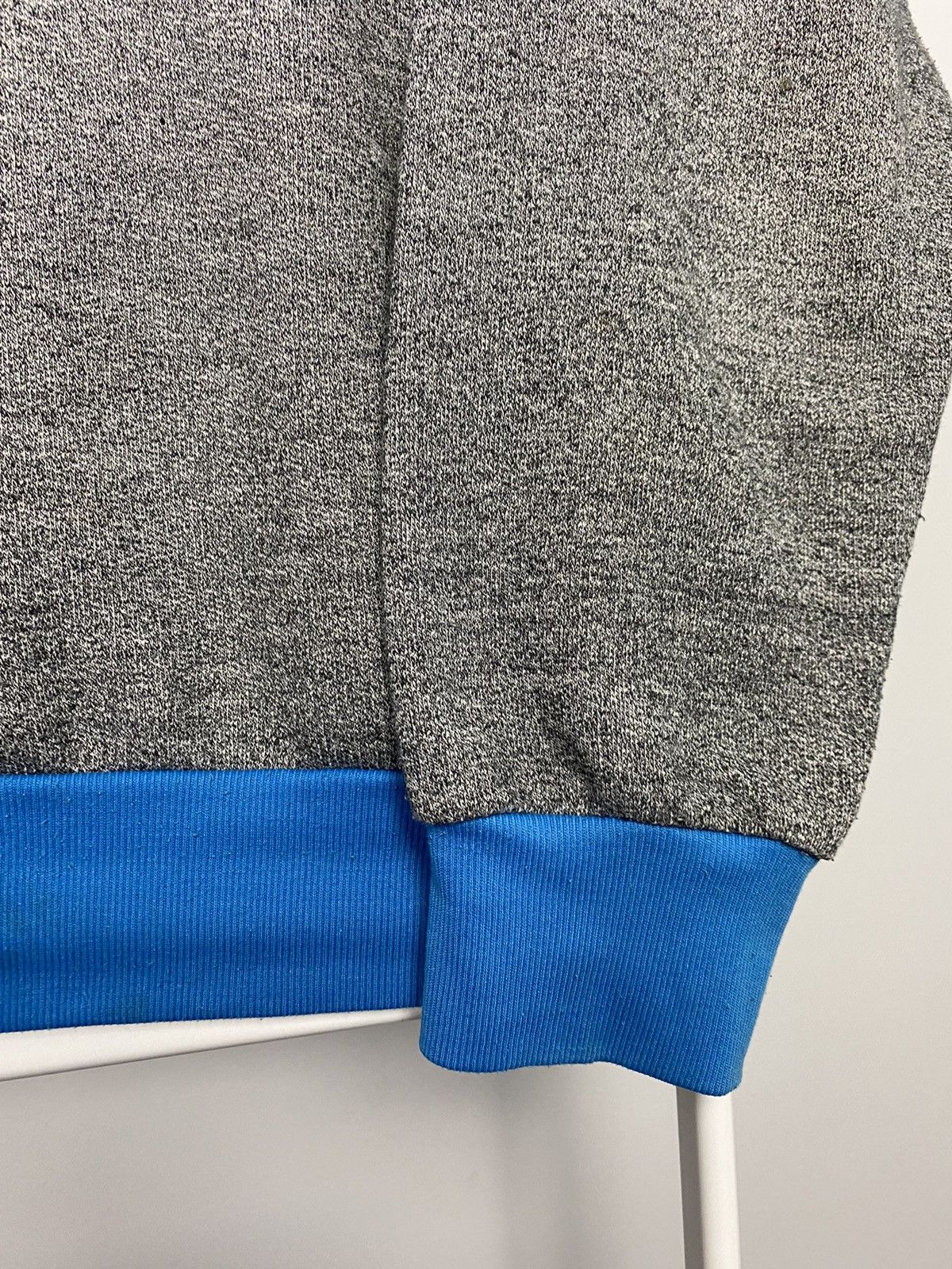Adidas × Vintage Adidas vintage sweatshirt center logo sweatshirt grey blue Size US L / EU 52-54 / 3 - 5 Thumbnail