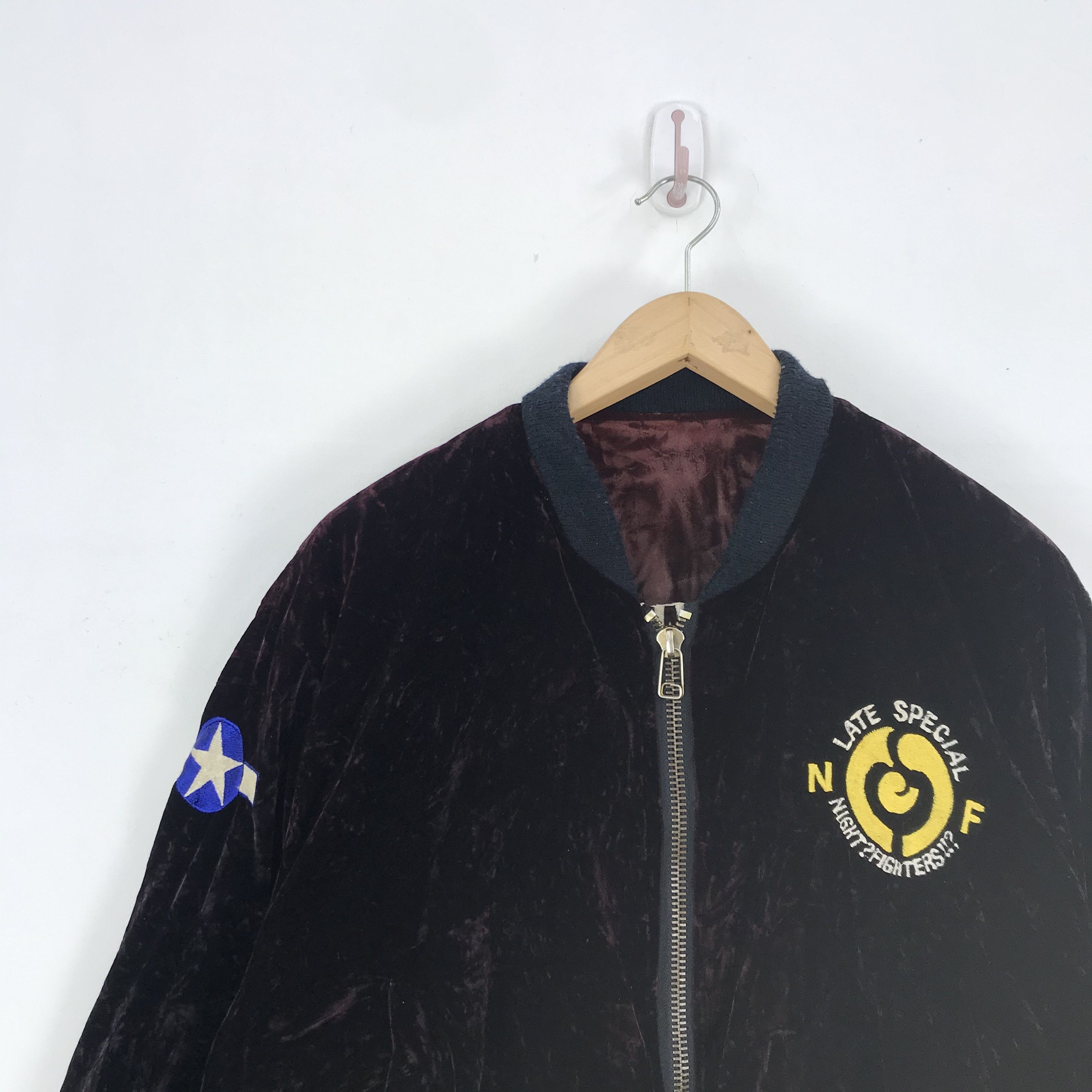 Japanese Brand Vintage Military Velvet Burgandy Reversible Bomber Jacket Size US L / EU 52-54 / 3 - 7 Thumbnail