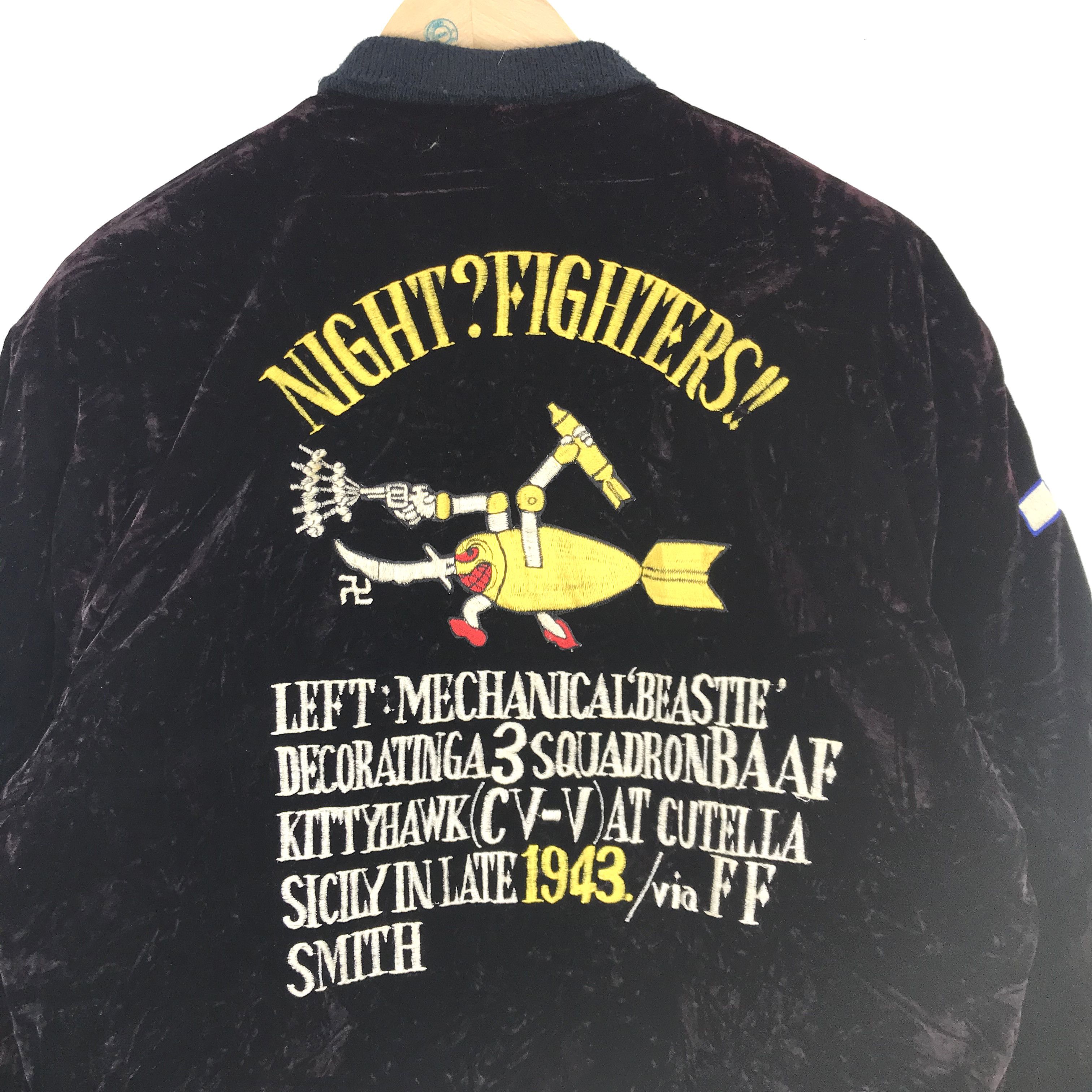 Japanese Brand Vintage Military Velvet Burgandy Reversible Bomber Jacket Size US L / EU 52-54 / 3 - 6 Thumbnail