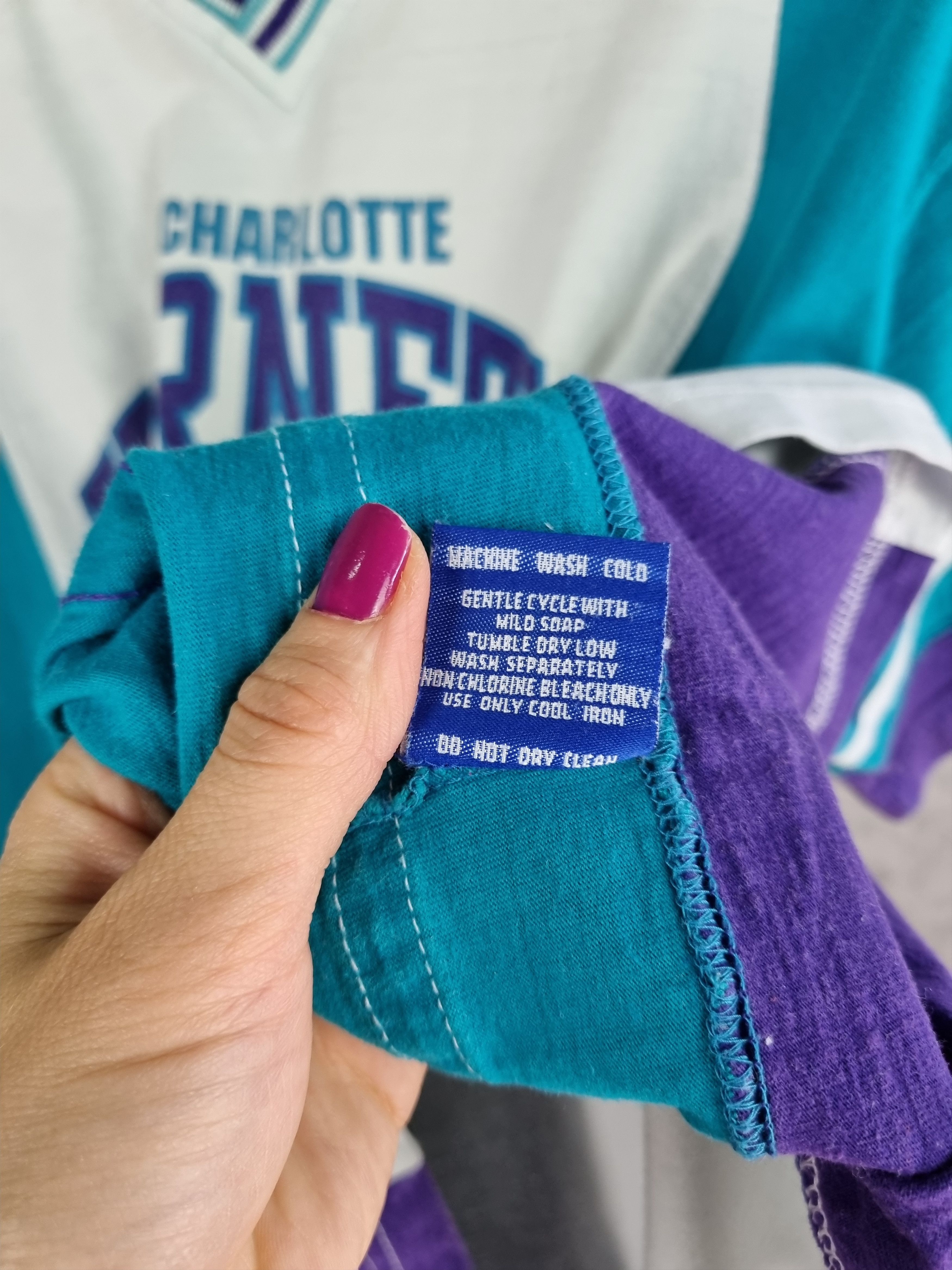 NBA × Starter × Vintage 90s Vintage Starter NBA Charlotte Hornets Rare Tee Shirt Size US M / EU 48-50 / 2 - 10 Thumbnail