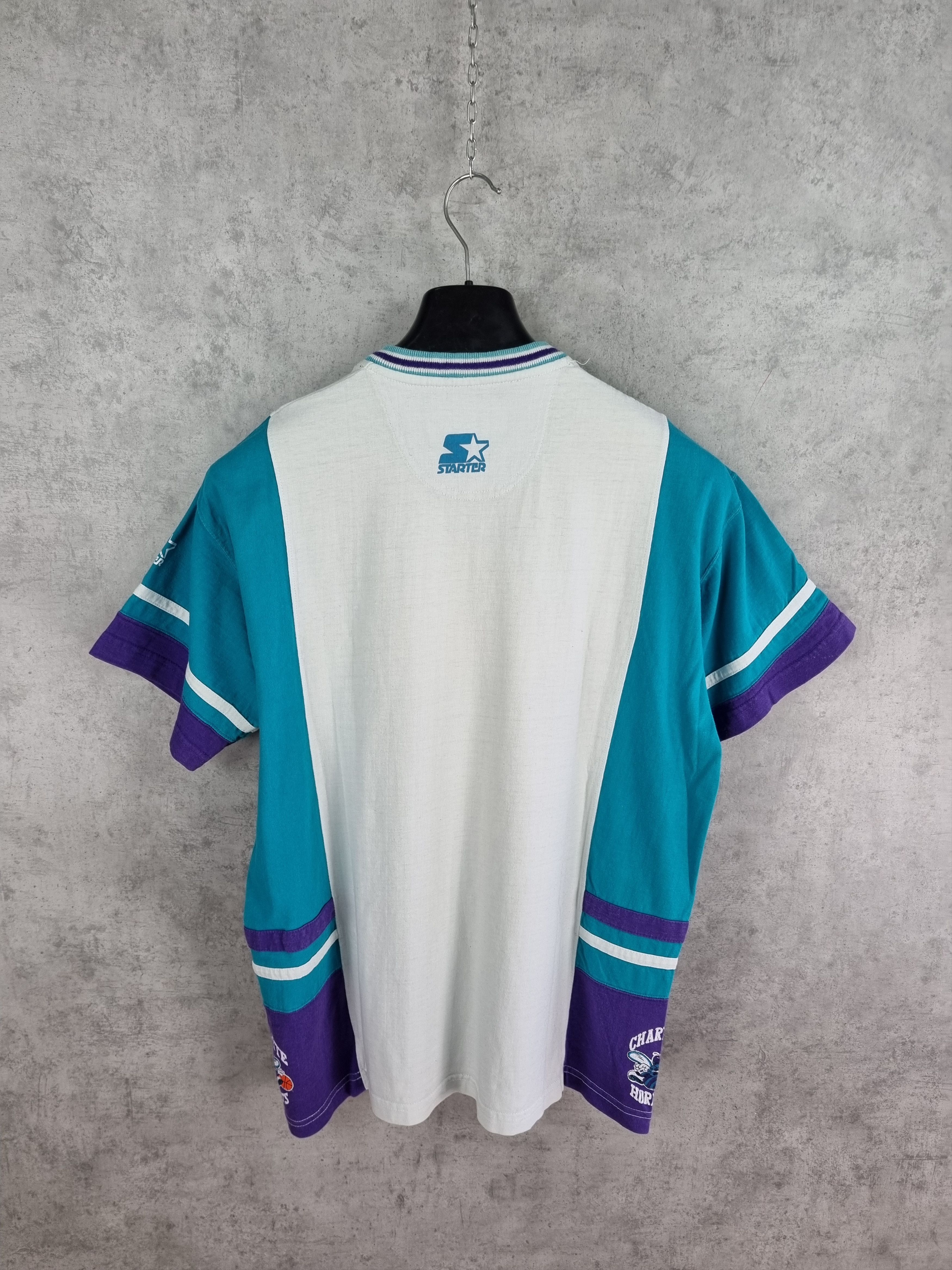 NBA × Starter × Vintage 90s Vintage Starter NBA Charlotte Hornets Rare Tee Shirt Size US M / EU 48-50 / 2 - 3 Thumbnail