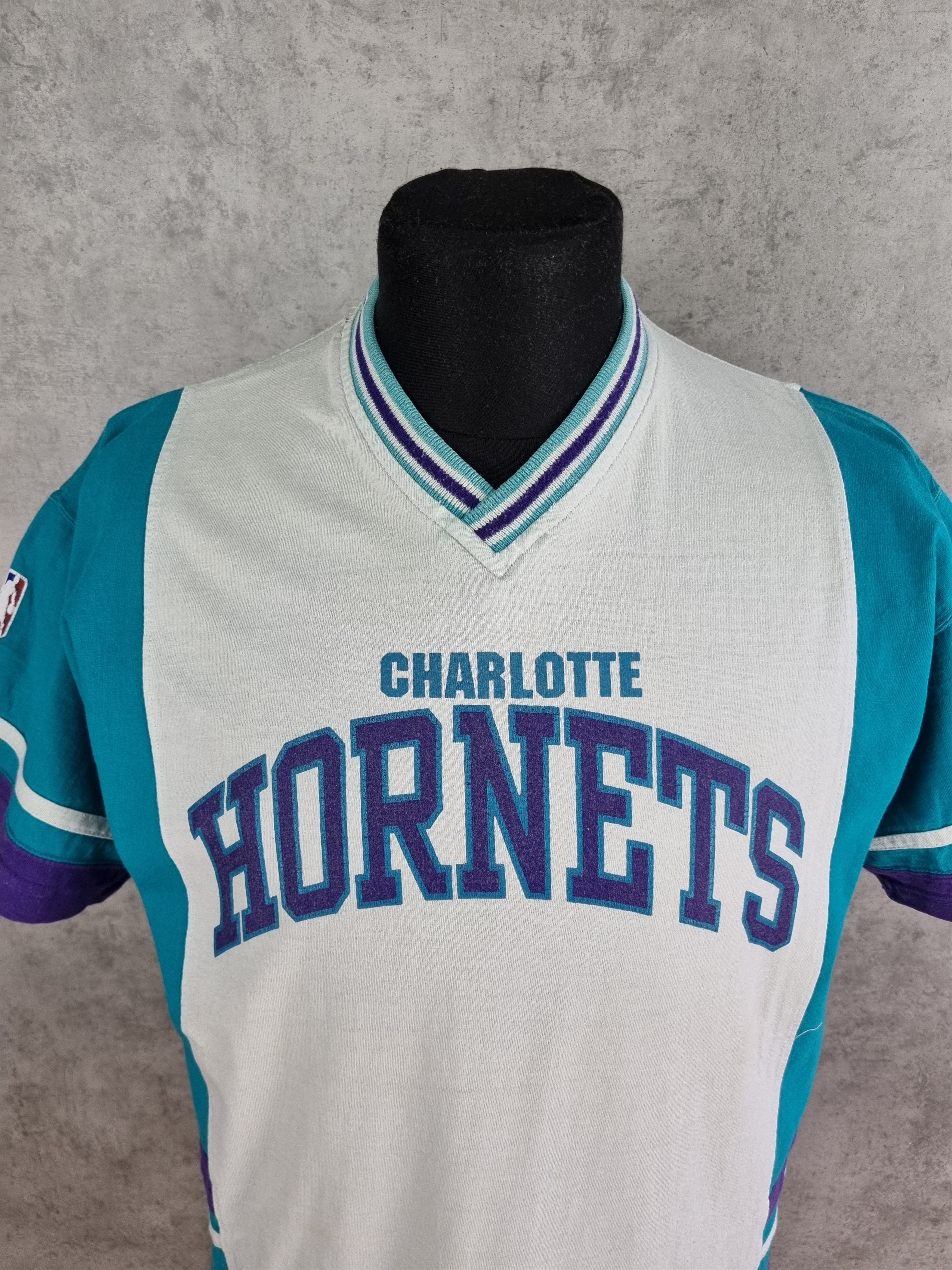 NBA × Starter × Vintage 90s Vintage Starter NBA Charlotte Hornets Rare Tee Shirt Size US M / EU 48-50 / 2 - 4 Thumbnail