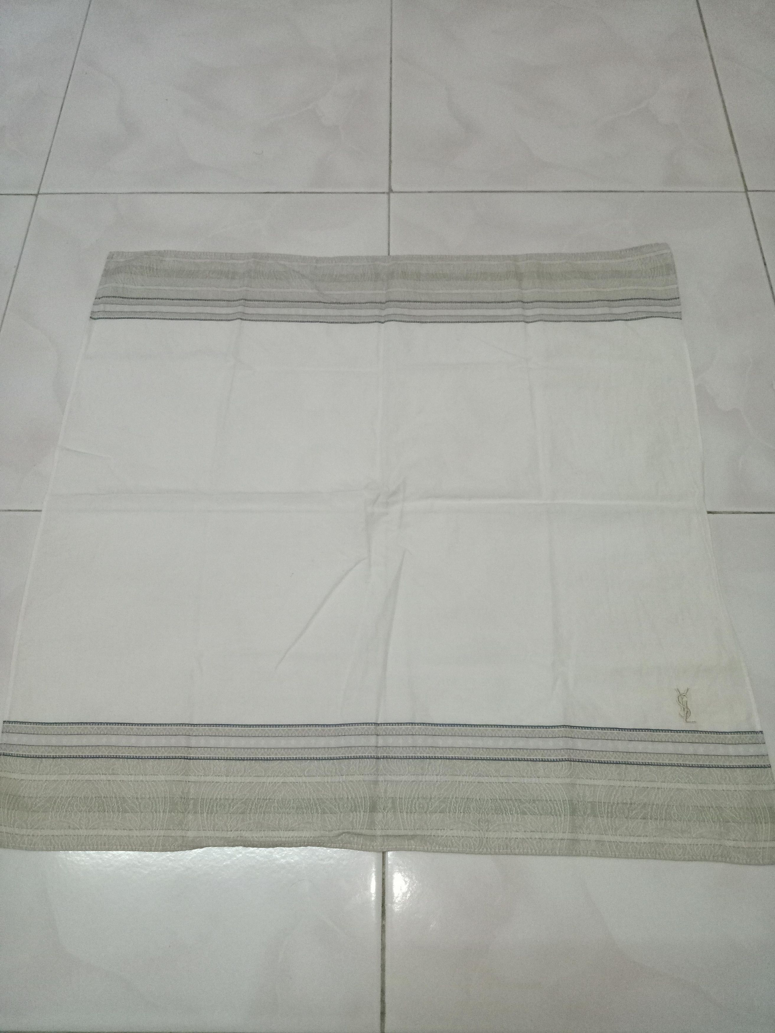 Yves Saint Laurent Handky Yves Saint Lauren YSL Flower Handkerchief Size ONE SIZE - 3 Thumbnail
