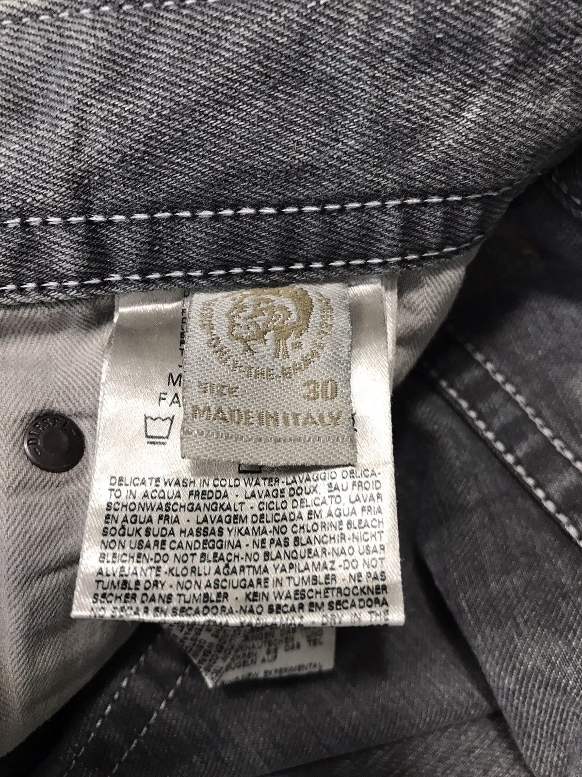 Diesel × Vintage Vintage Diesel Distressed Denim Jeans Size US 32 / EU 48 - 17 Thumbnail