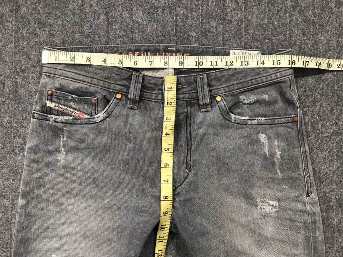 Diesel × Vintage Vintage Diesel Distressed Denim Jeans Size US 32 / EU 48 - 19 Thumbnail