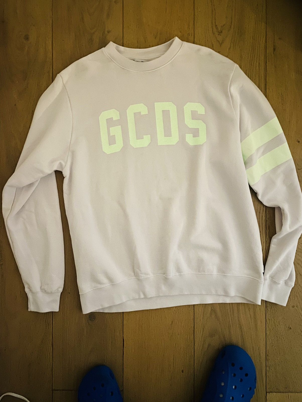 GCDS GCDS White logo glow in the dark crewneck sweater sz S Size US S / EU 44-46 / 1 - 6 Thumbnail
