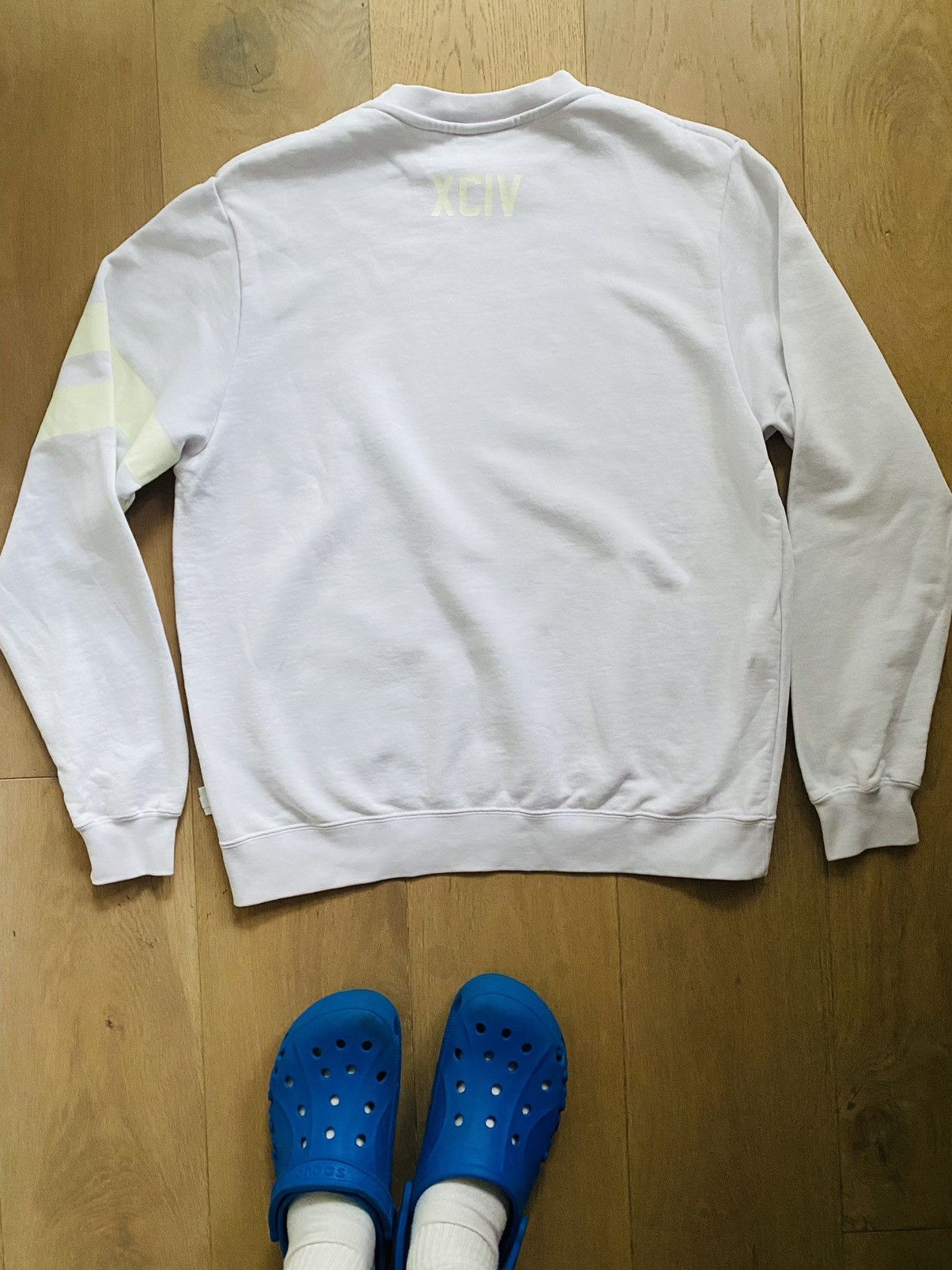 GCDS GCDS White logo glow in the dark crewneck sweater sz S Size US S / EU 44-46 / 1 - 2 Thumbnail