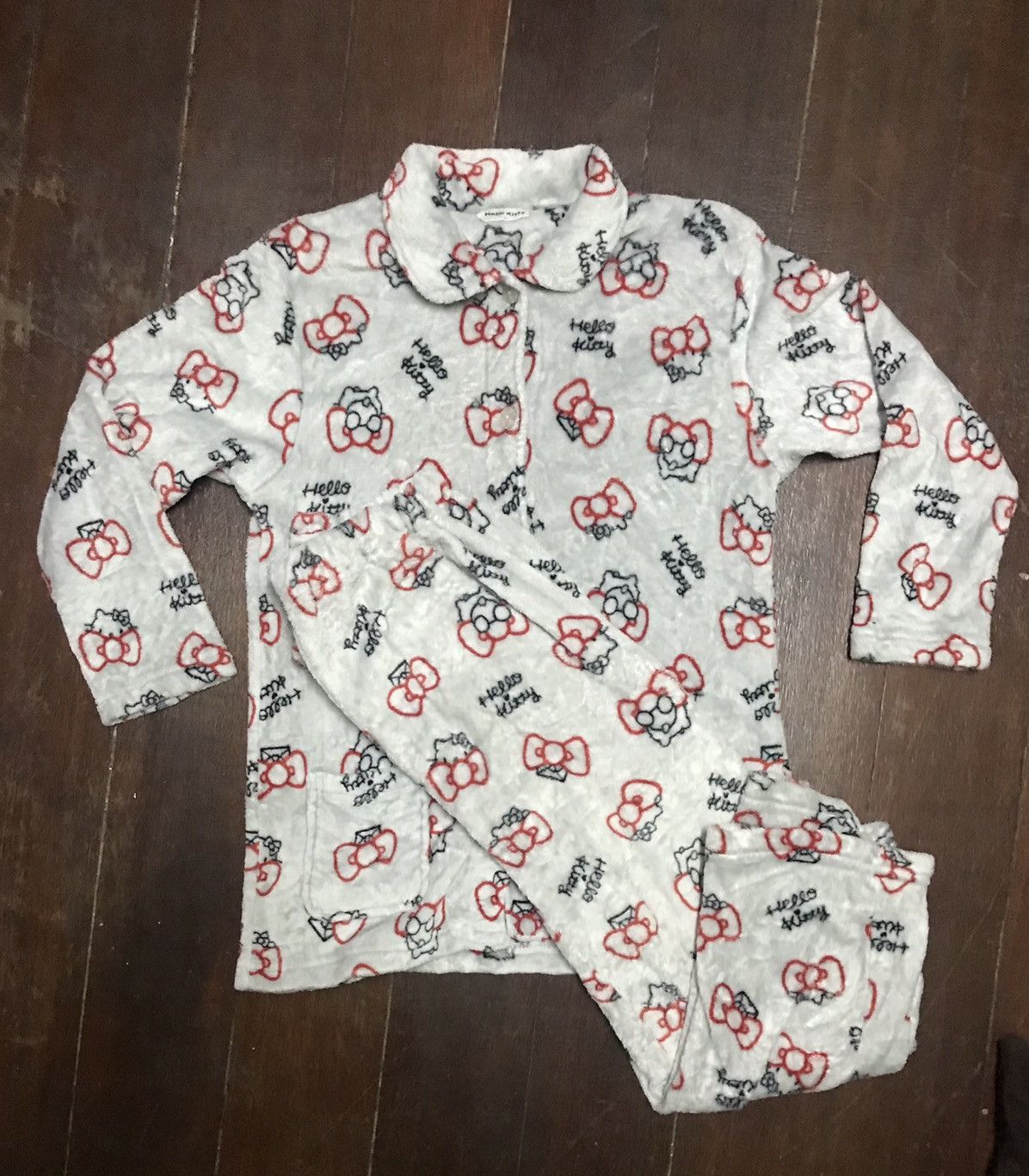 Japanese Brand × Vintage Hello kitty fullprint pyjamas one set size M Size US M / EU 48-50 / 2 - 9 Thumbnail