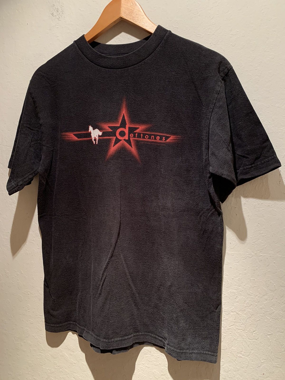 Band Tees × Vintage *RARE* Vintage 2000 Deftones White Pony Giant Band T-Shirt Size US M / EU 48-50 / 2 - 1 Thumbnail